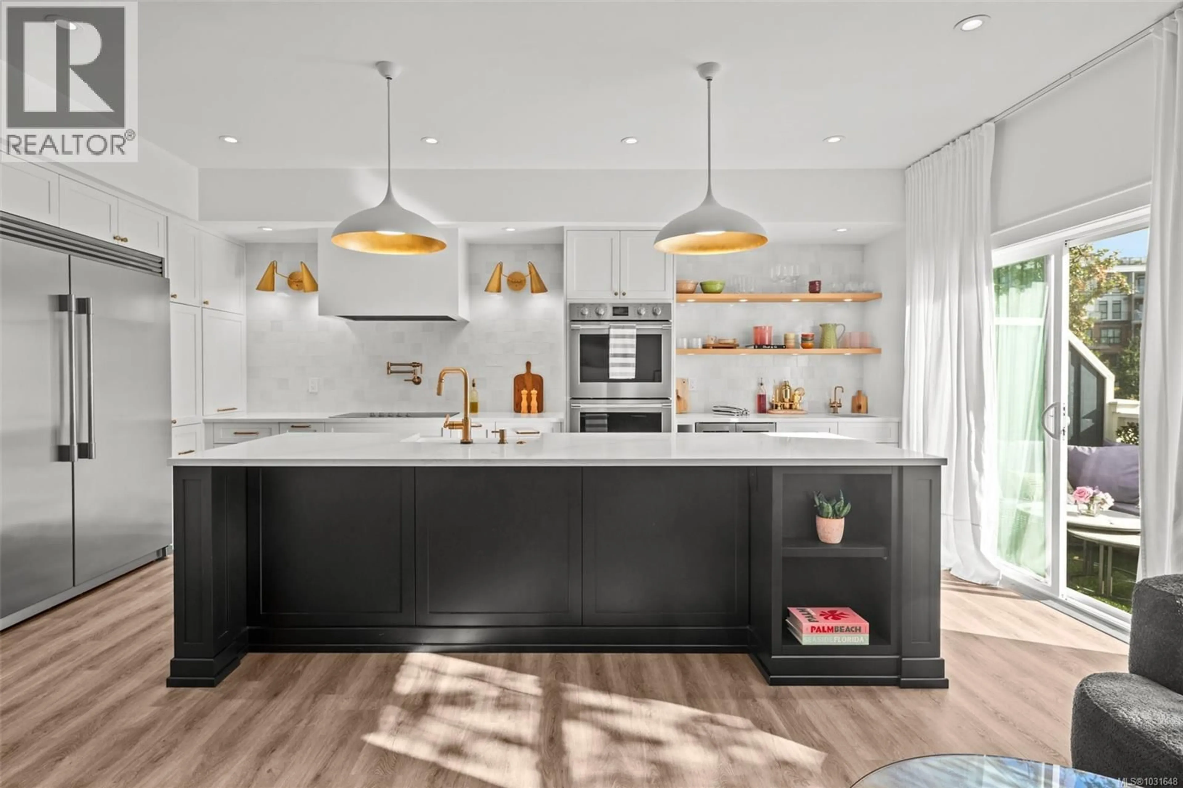 Contemporary kitchen, unknown for 4 - 4583 WILKINSON ROAD, Saanich British Columbia V8Z5C3