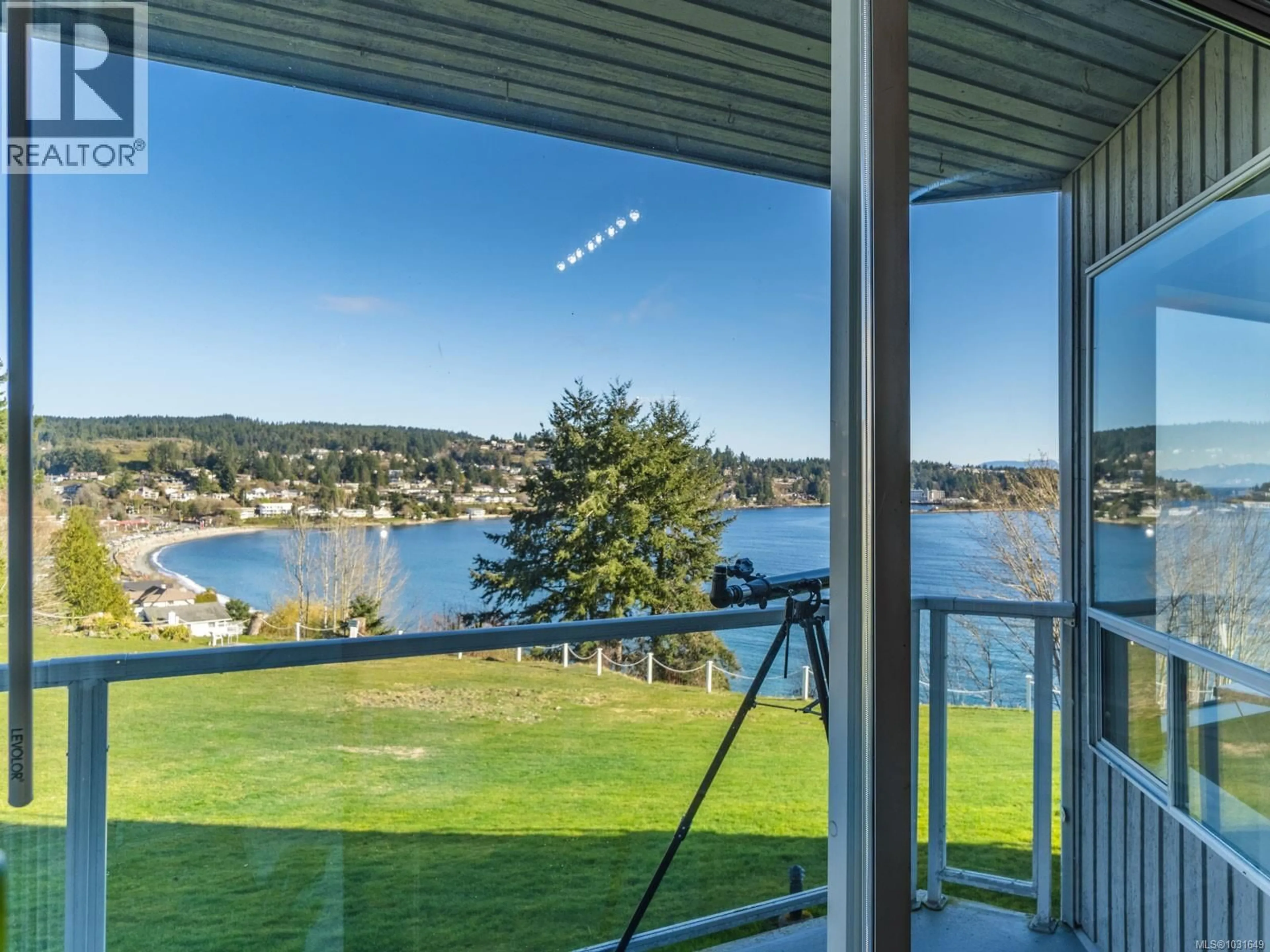 Patio, water/lake/river/ocean view for 205 - 2560 DEPARTURE BAY ROAD, Nanaimo British Columbia V9S5P1