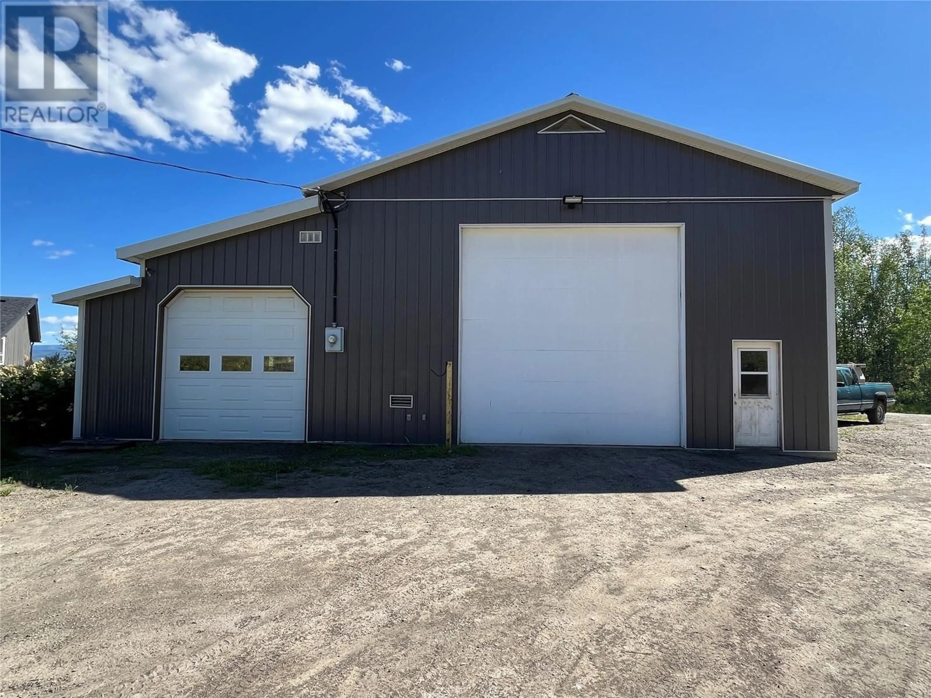 Indoor garage for 5981 Westall Sub, Chetwynd British Columbia V0C1J0