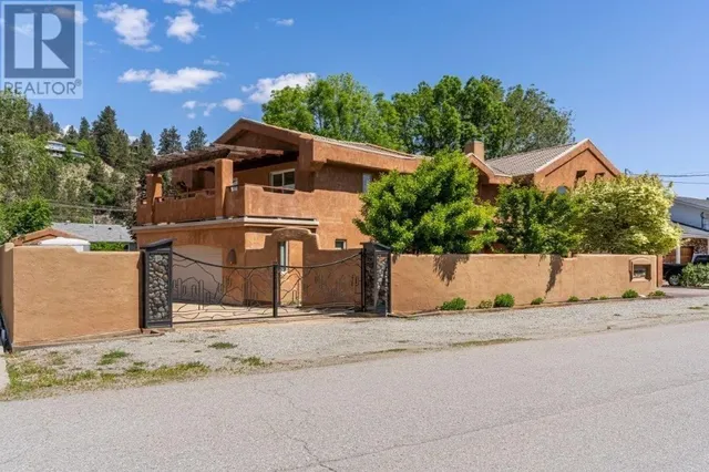 4170 LAKE AVENUE, Peachland 2