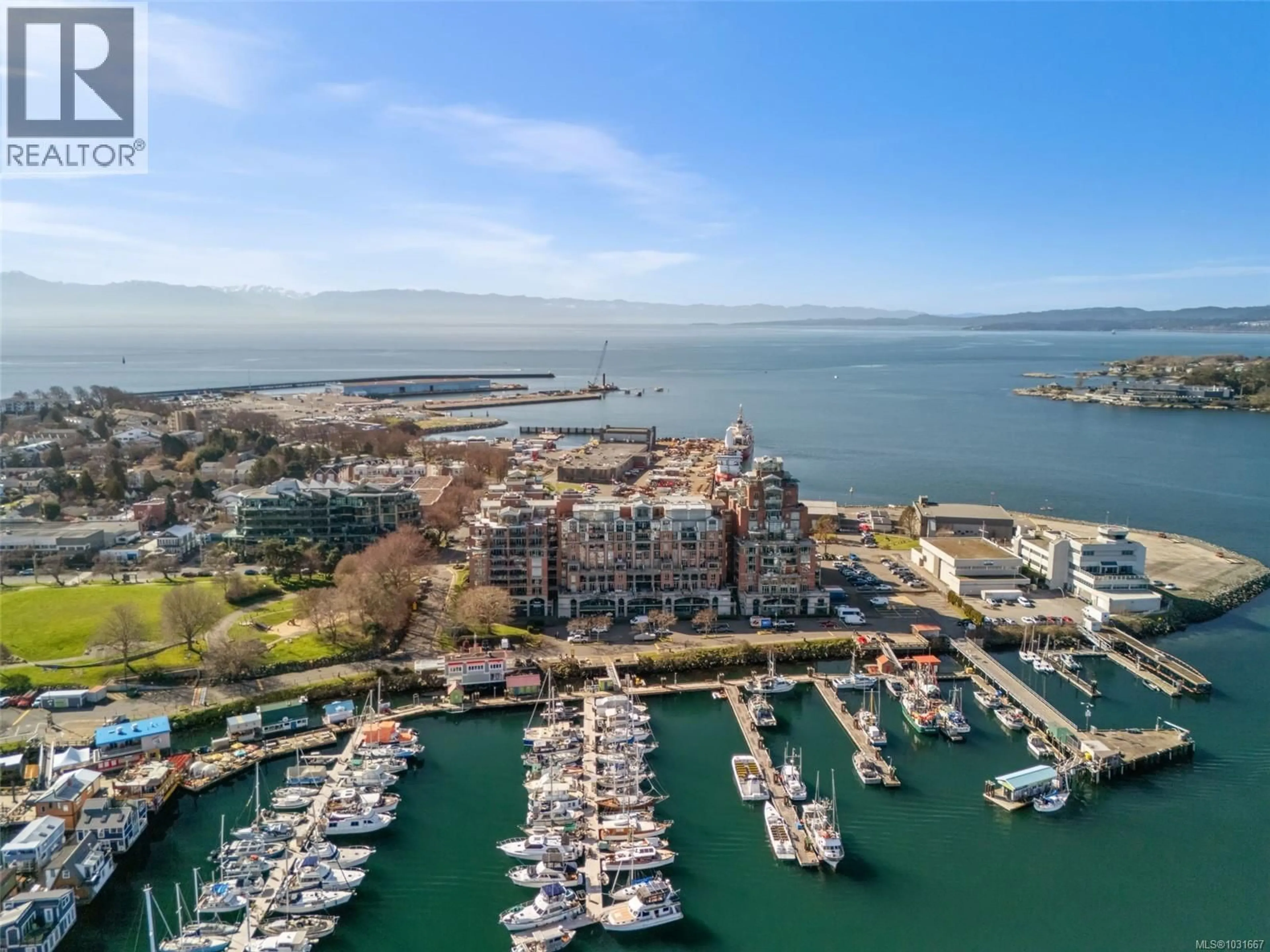 A pic from outside/outdoor area/front of a property/back of a property/a pic from drone, water/lake/river/ocean view for 714 - 21 DALLAS ROAD, Victoria British Columbia V8V4Z9