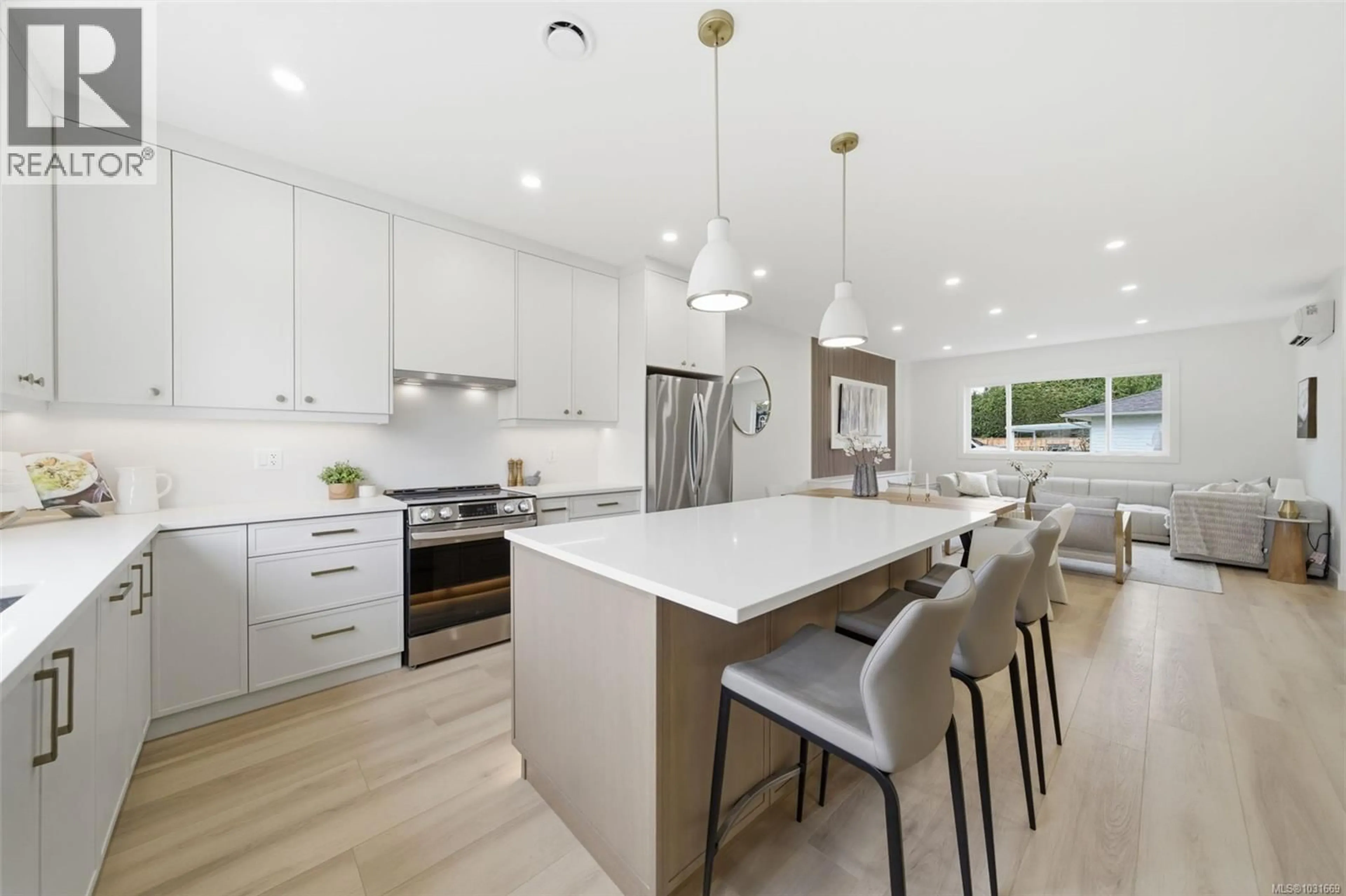 Open concept kitchen, unknown for 1 - 621 BROADWAY STREET, Saanich British Columbia V8Z2G5