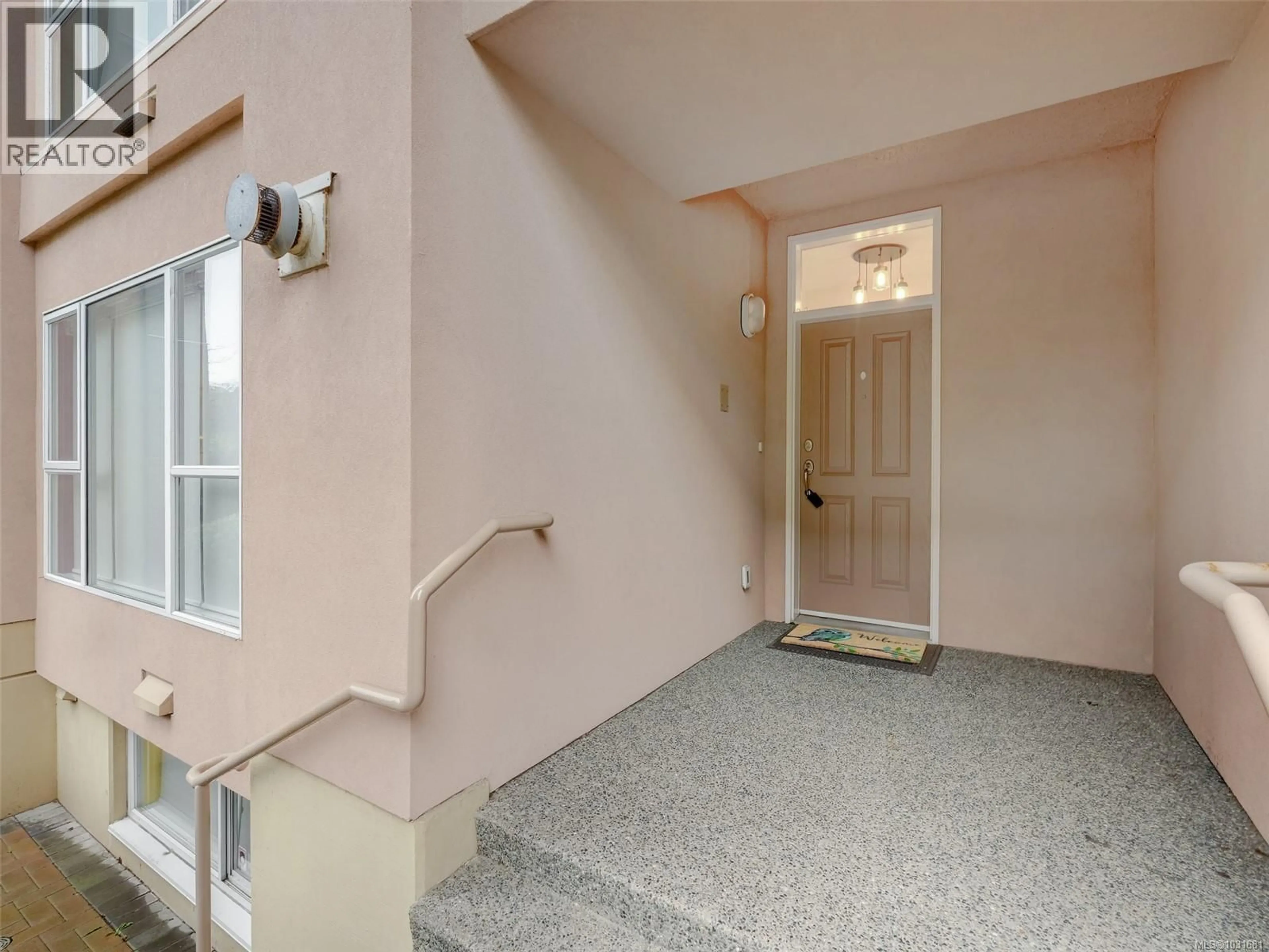 Indoor foyer for 104 - 75 SONGHEES ROAD, Victoria British Columbia V9A7M5