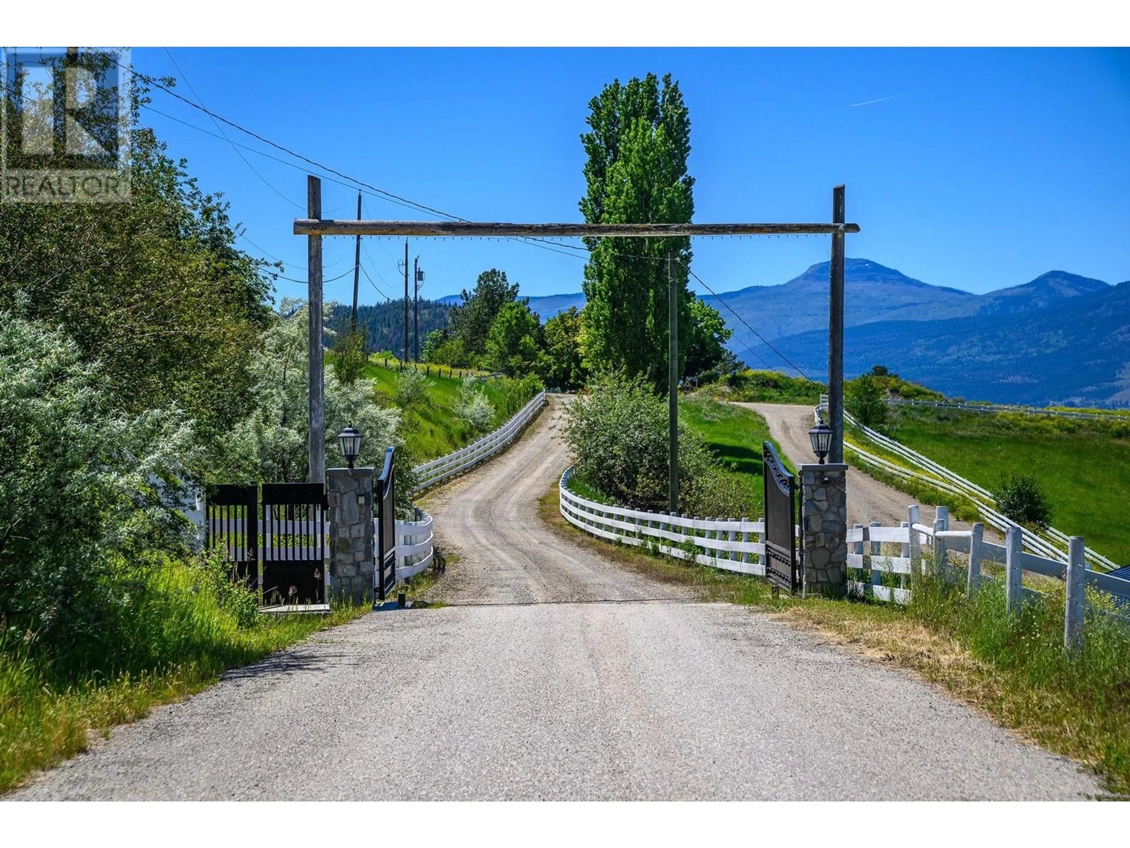 Fenced yard for 8399 Bench Row Road, Vernon British Columbia V1H1H3