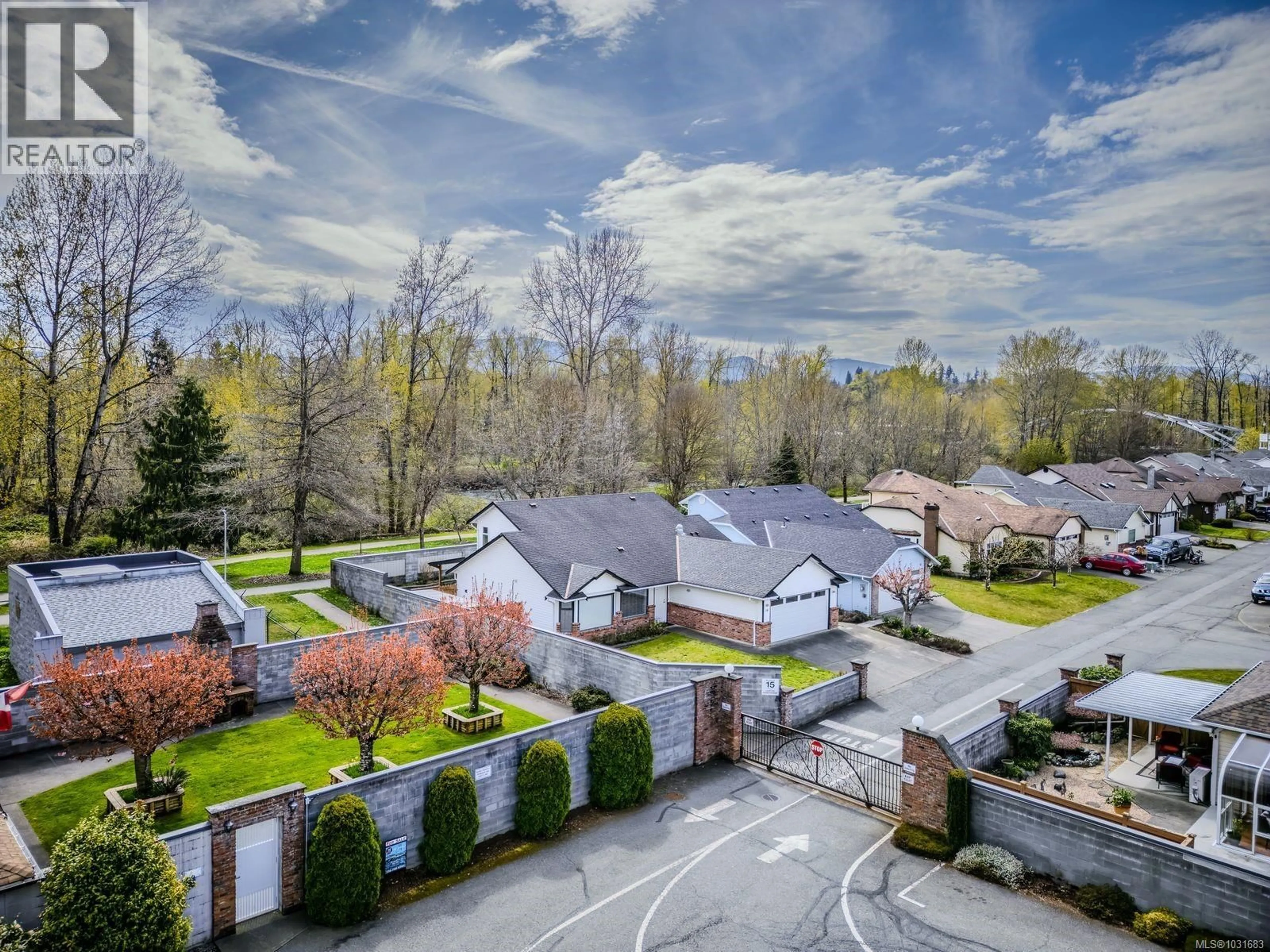 A pic from outside/outdoor area/front of a property/back of a property/a pic from drone, mountain view for 14 - 111 MCKINSTRY ROAD, Duncan British Columbia V9L4T5