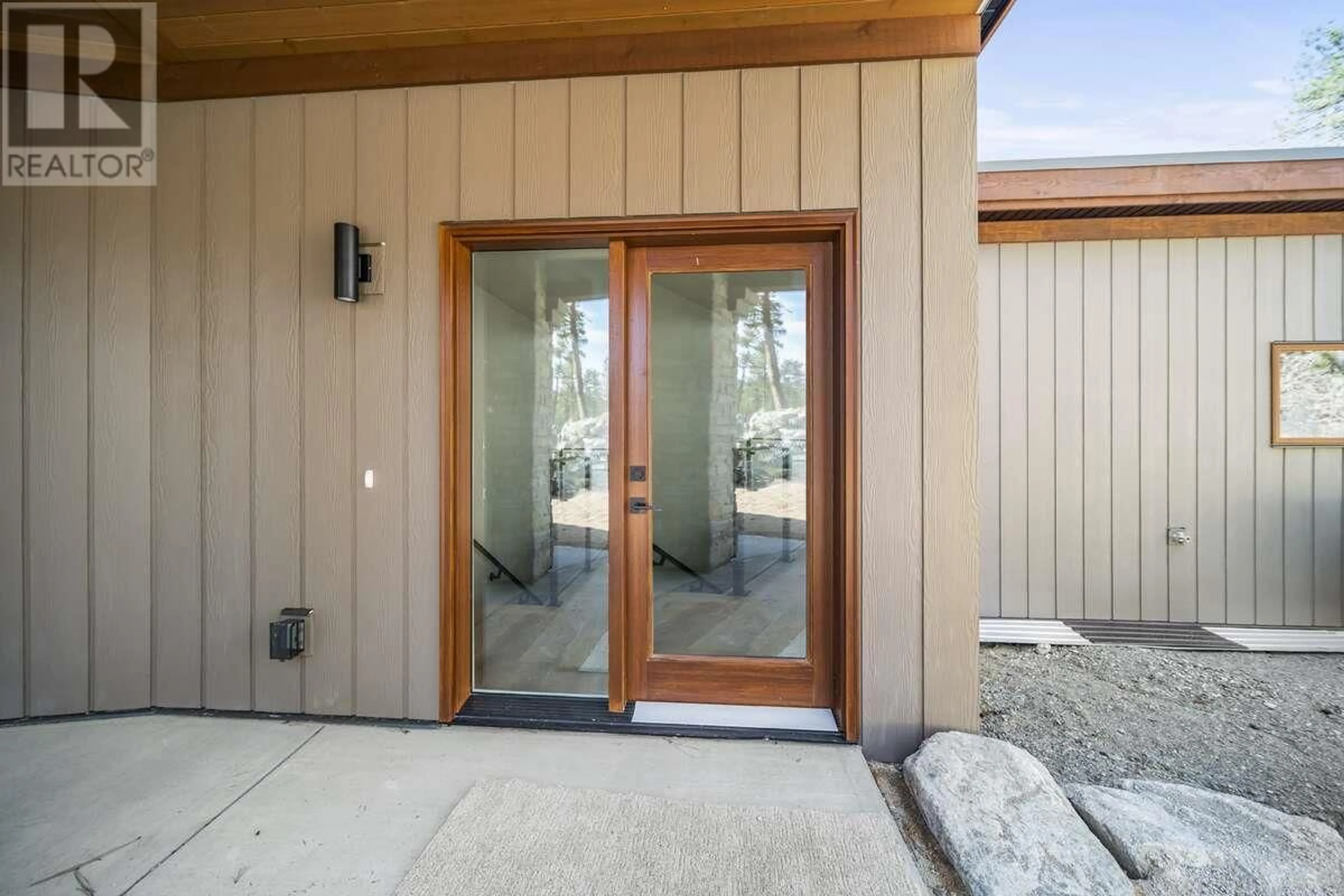 Indoor entryway for 162 - 9845 EAST SIDE ROAD, Vernon British Columbia V1H1Z2
