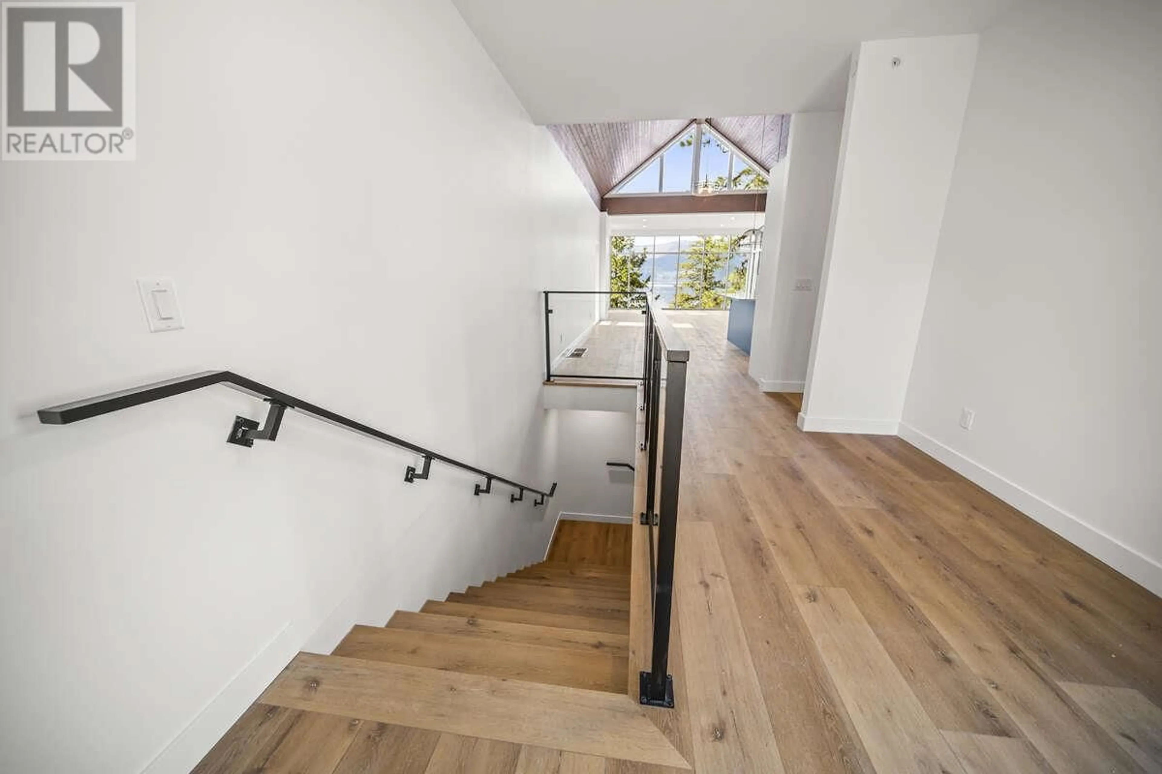 Stairs for 162 - 9845 EAST SIDE ROAD, Vernon British Columbia V1H1Z2