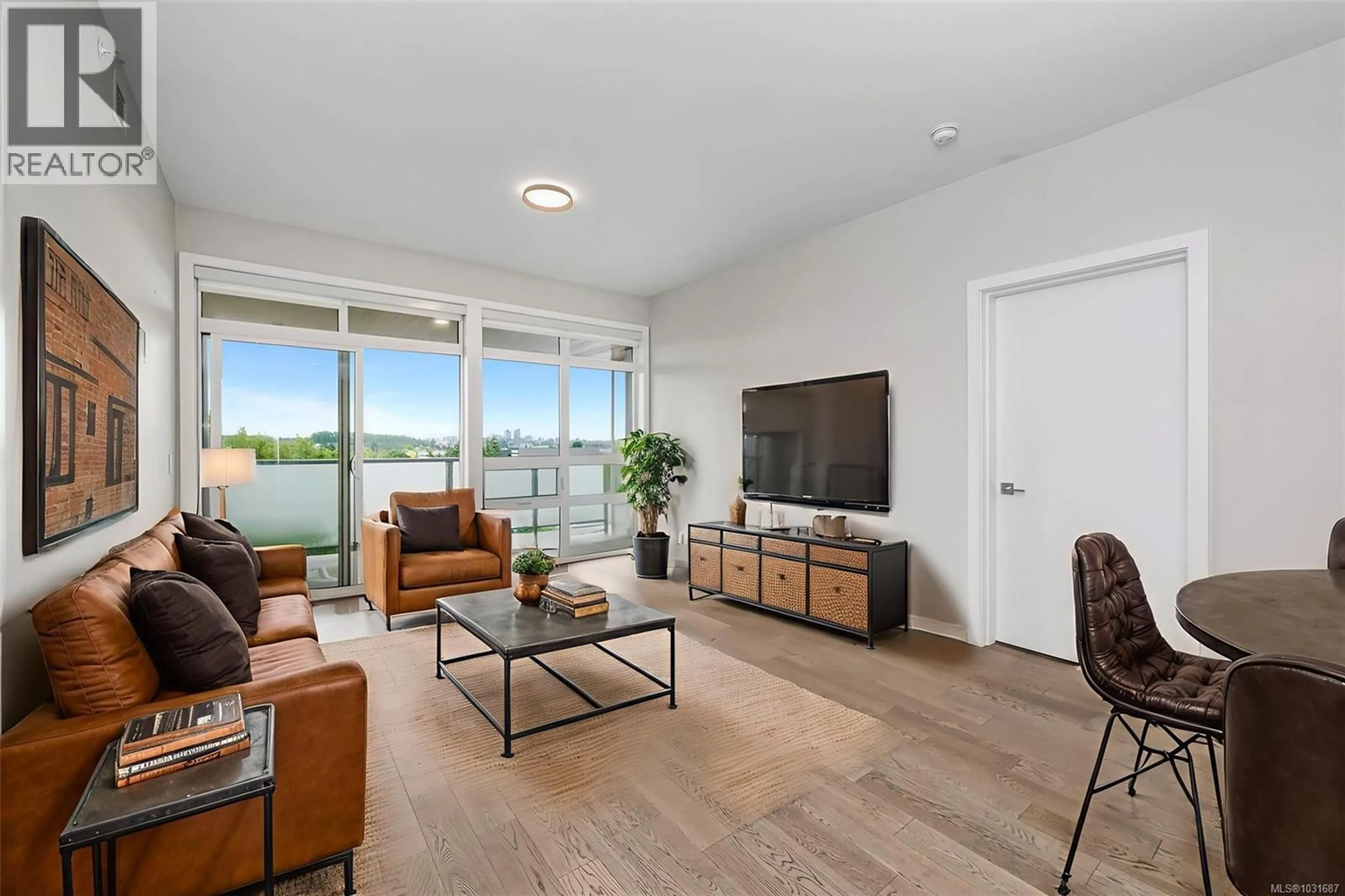 Living room with furniture, unknown for 603 - 881 SHORT STREET, Saanich British Columbia V8X0B7