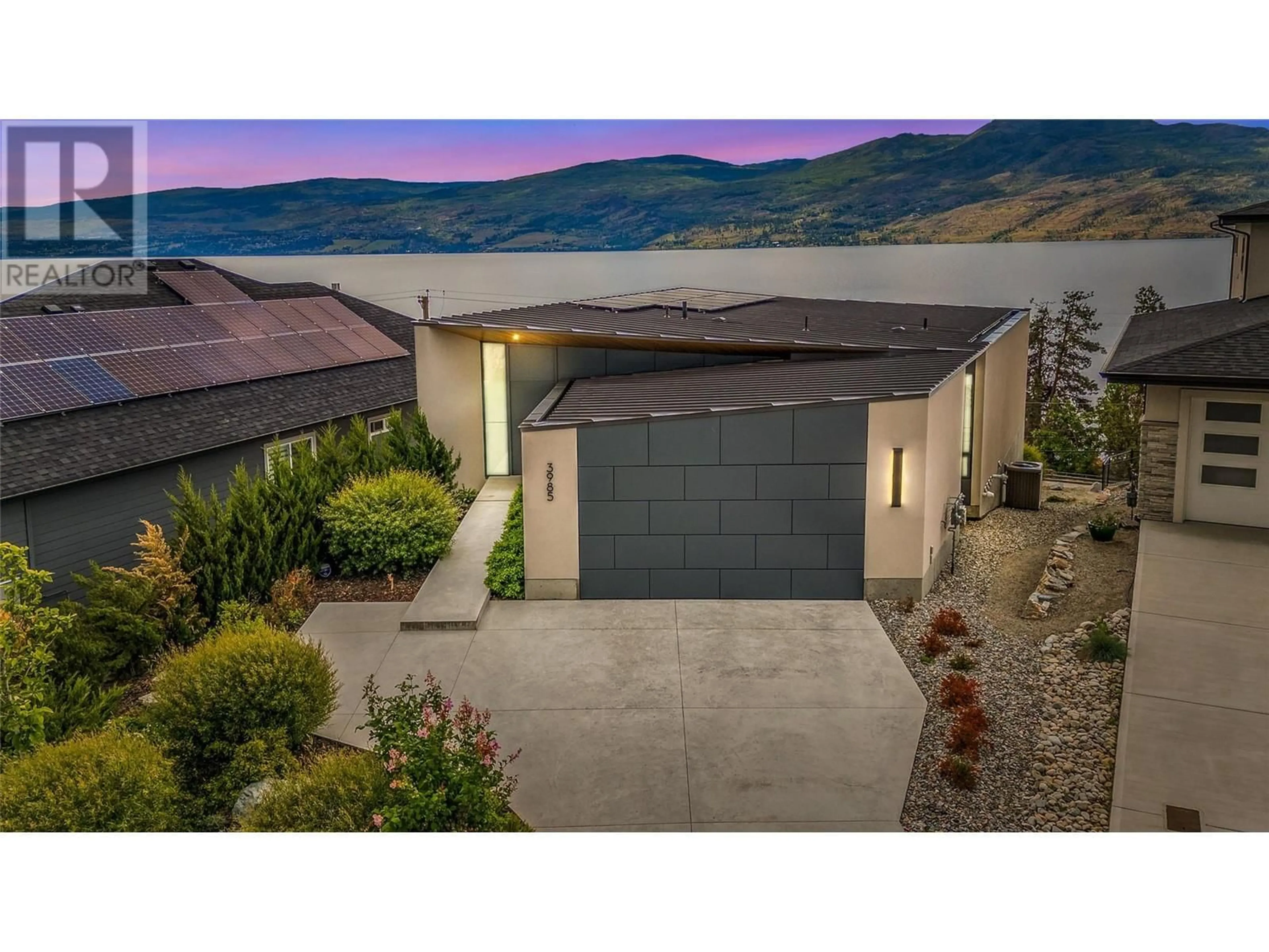 Frontside or backside of a home for 3985 Beachview Drive, West Kelowna British Columbia V4T2K1