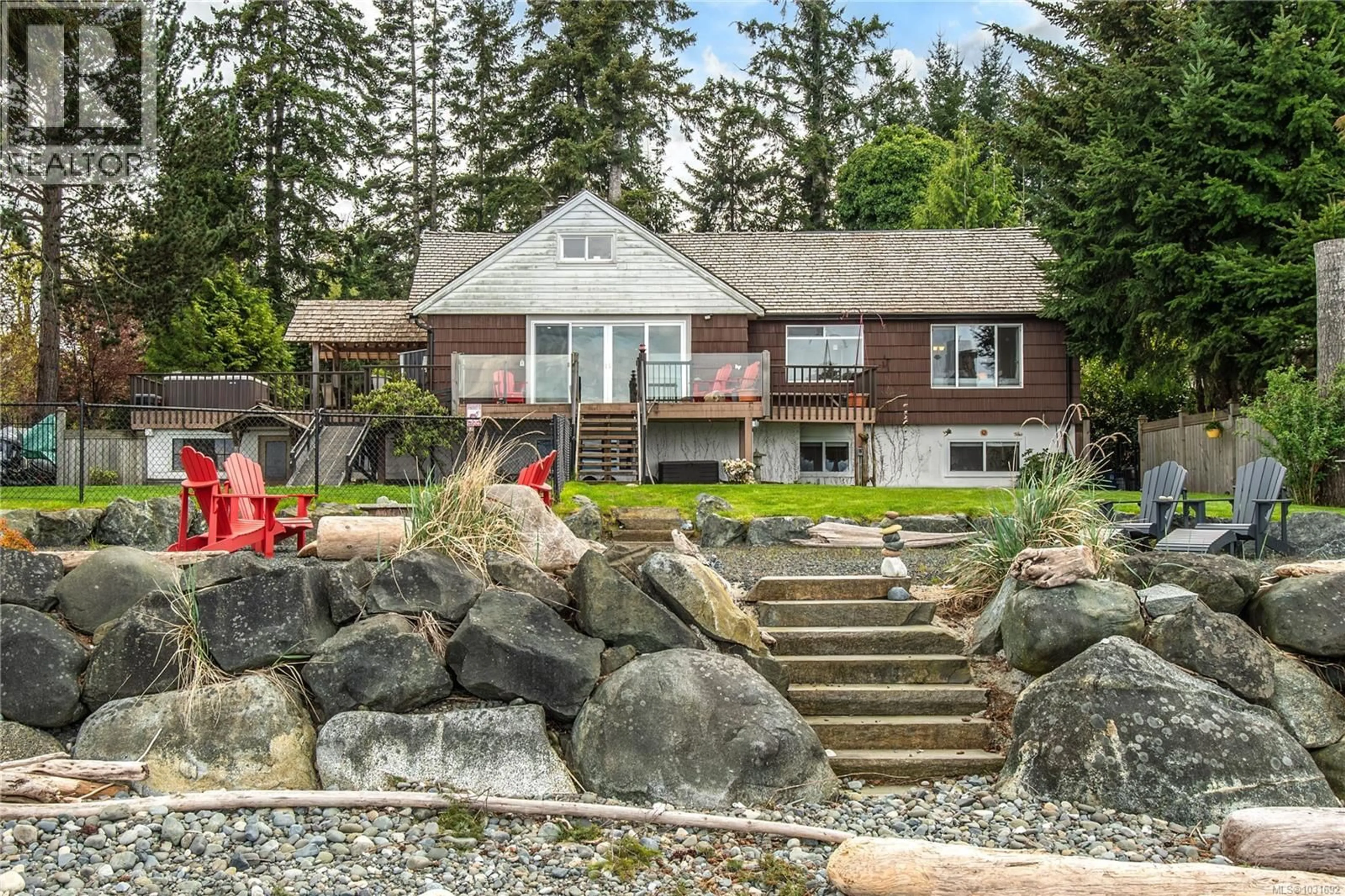 Patio, water/lake/river/ocean view for 4123 ISLAND HIGHWAY SOUTH, Campbell River British Columbia V9H1E9