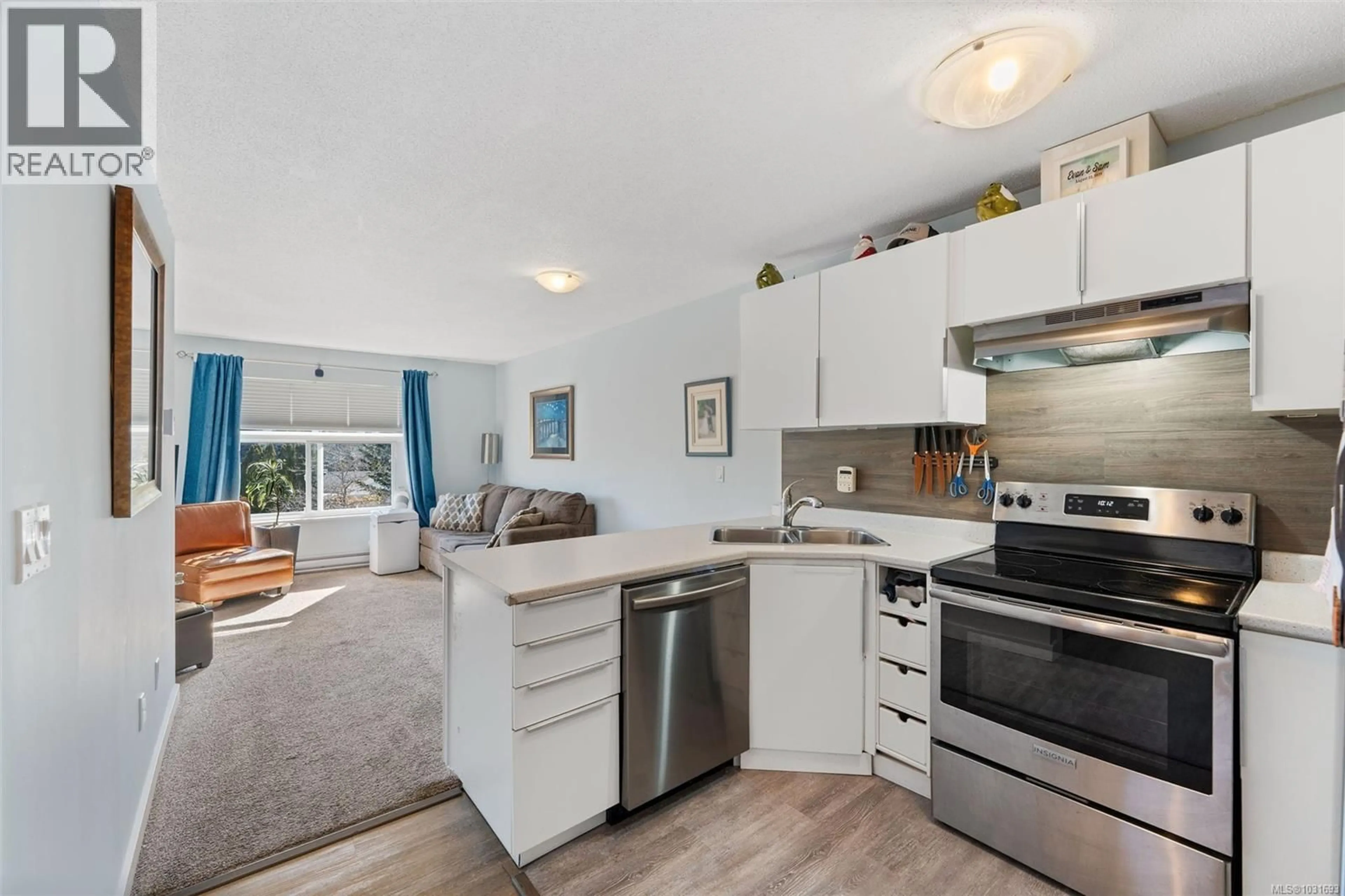 Open concept kitchen, unknown for 323 - 3215 COWICHAN LAKE ROAD, Duncan British Columbia V9L5G5