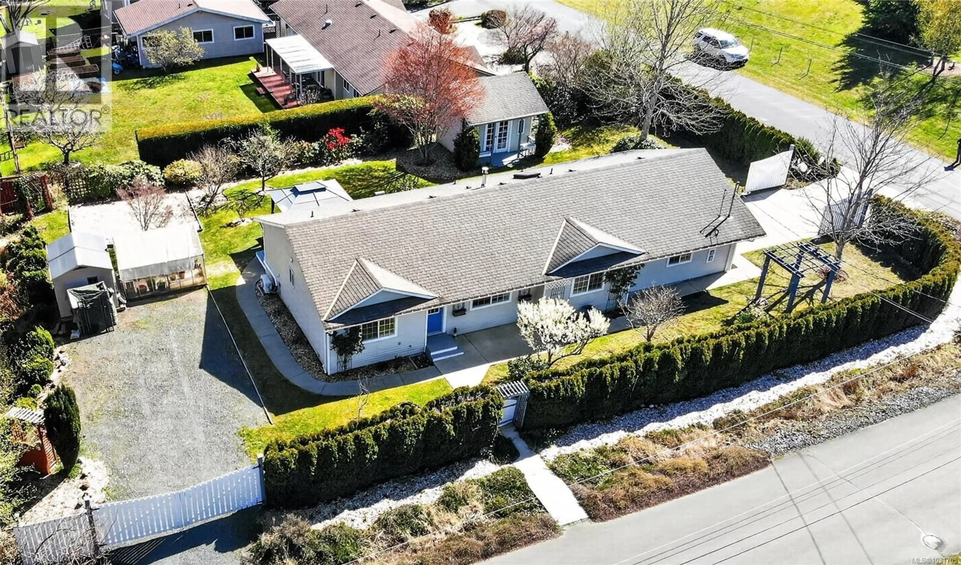 A pic from outside/outdoor area/front of a property/back of a property/a pic from drone, street for 4521 SUNWOOD PLACE, Bowser British Columbia V0R1G0