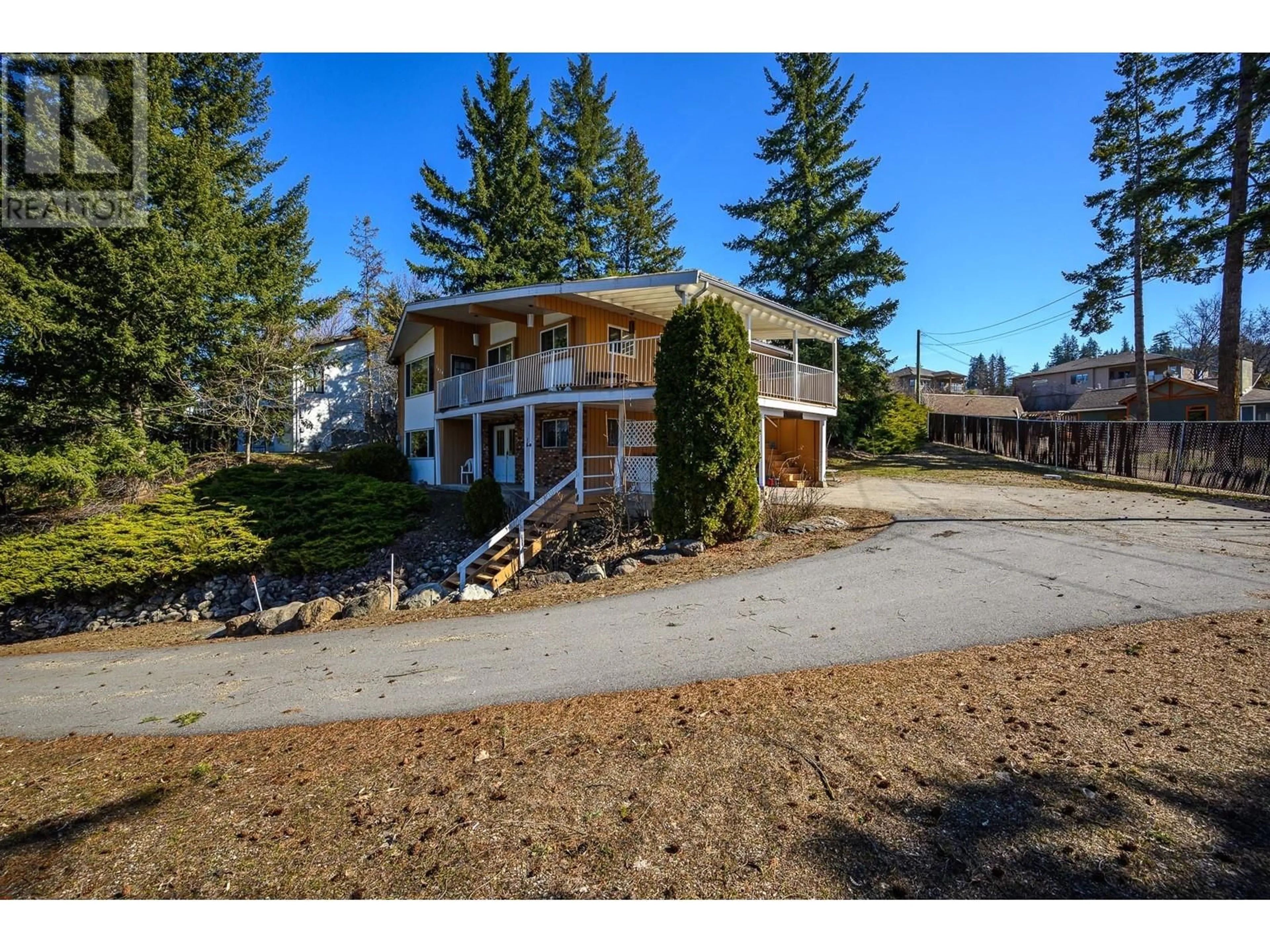 Frontside or backside of a home for 1020 12 Street NE, Salmon Arm British Columbia V1E2V6