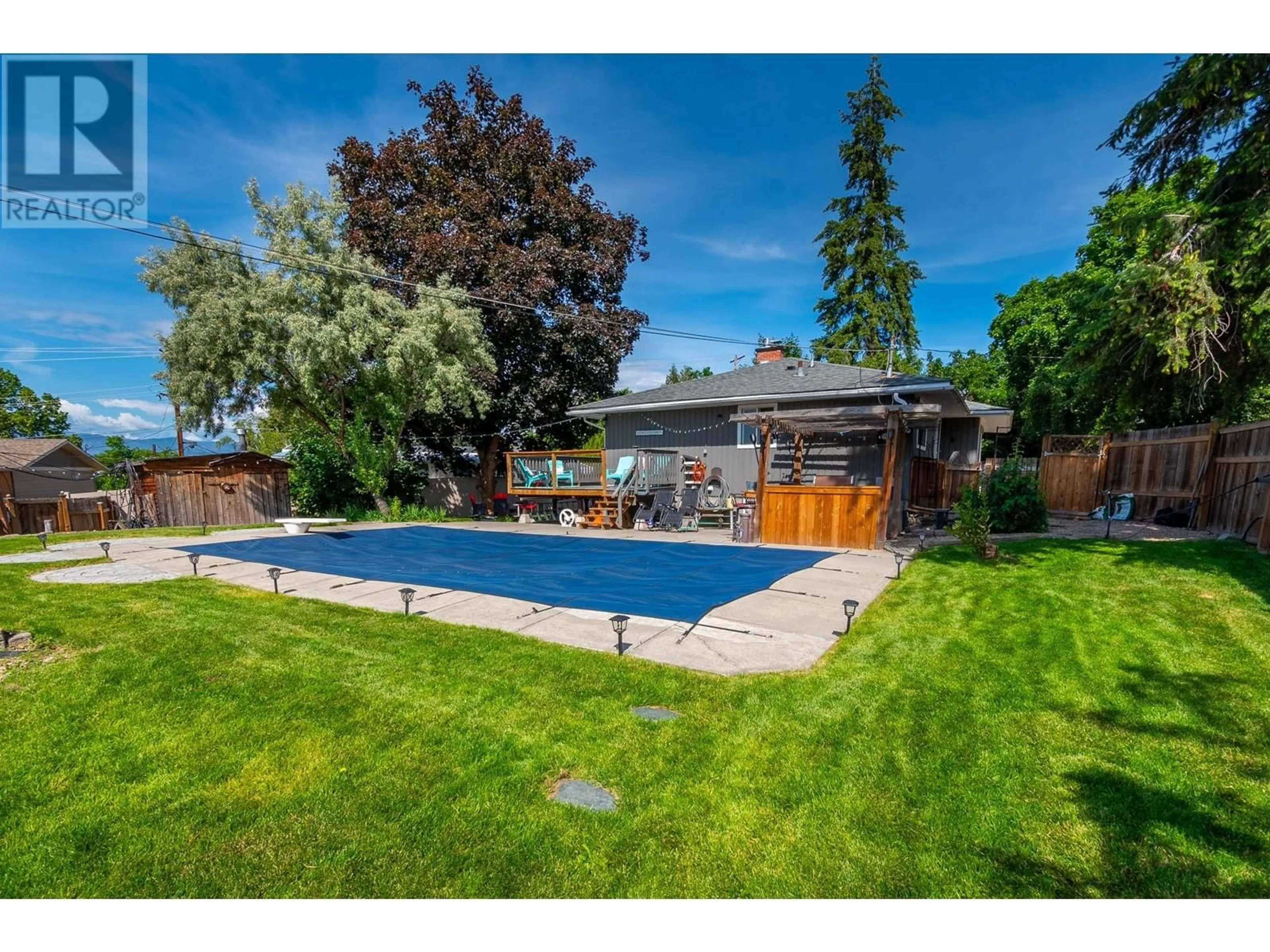 Indoor or outdoor pool for 2100 27 Crescent, Vernon British Columbia V1T1R6