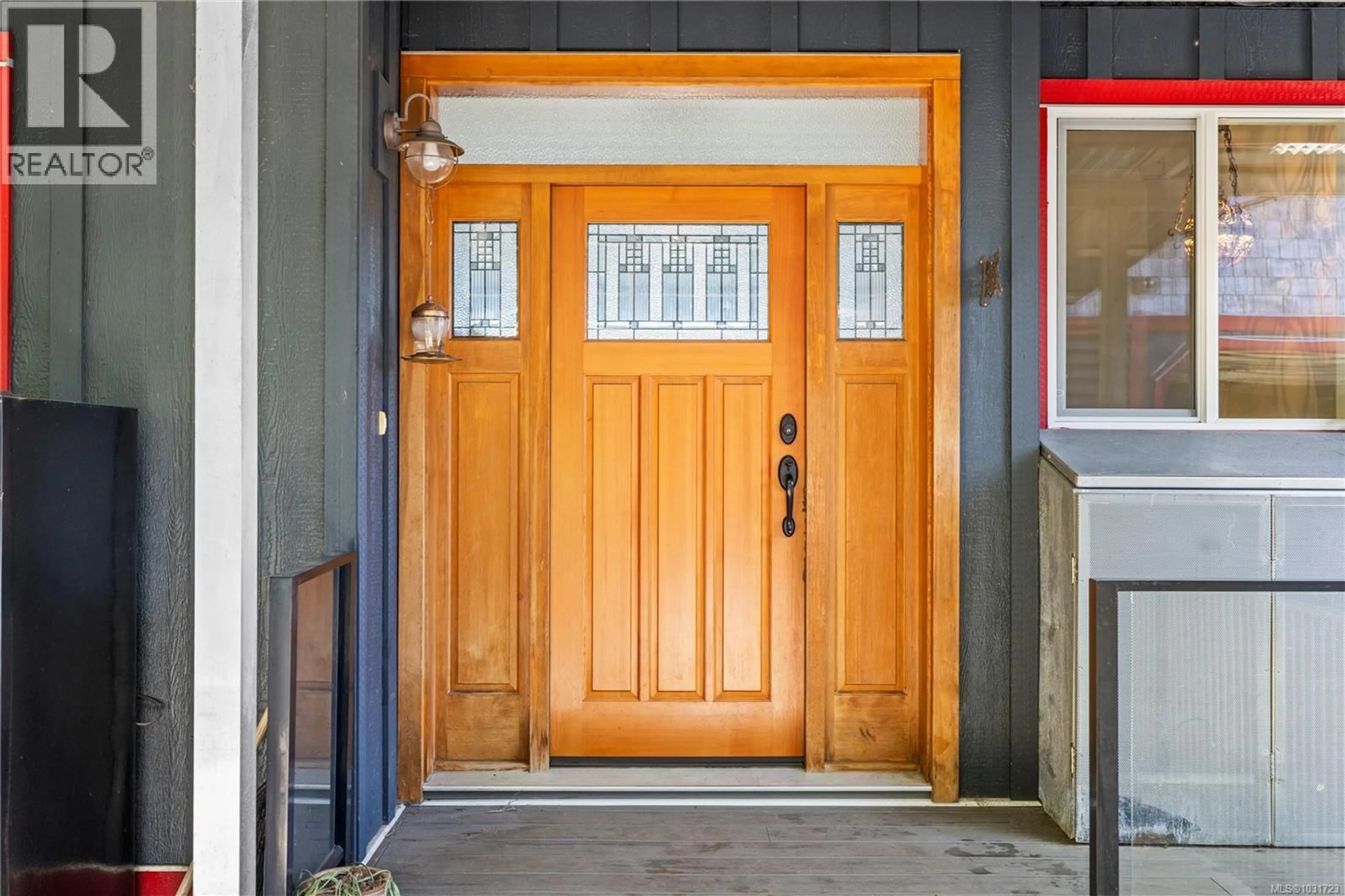 Indoor entryway for 426 DAVIS ROAD, Ladysmith British Columbia V9G1V3
