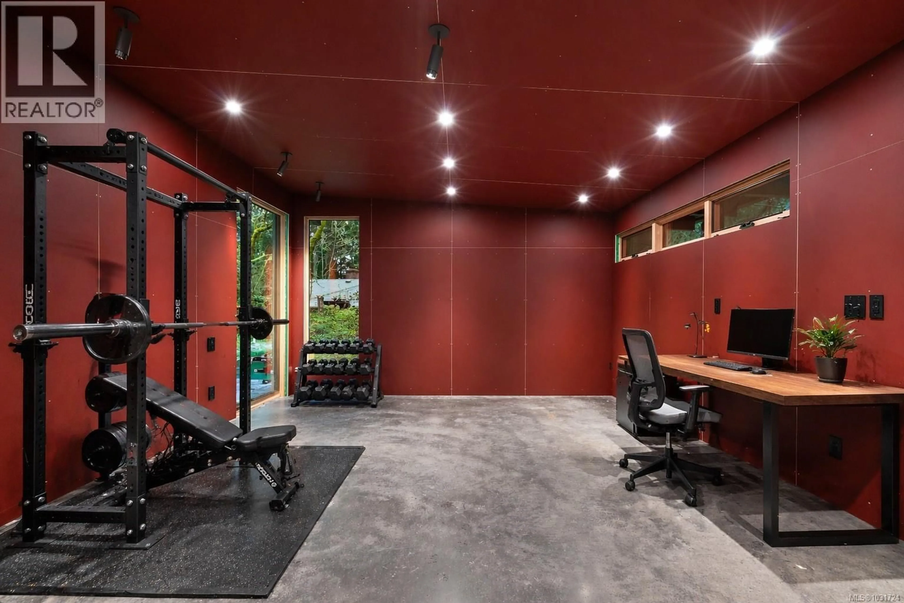 Indoor garage for 4513 EDGEWOOD PLACE, Saanich British Columbia V8X2N8