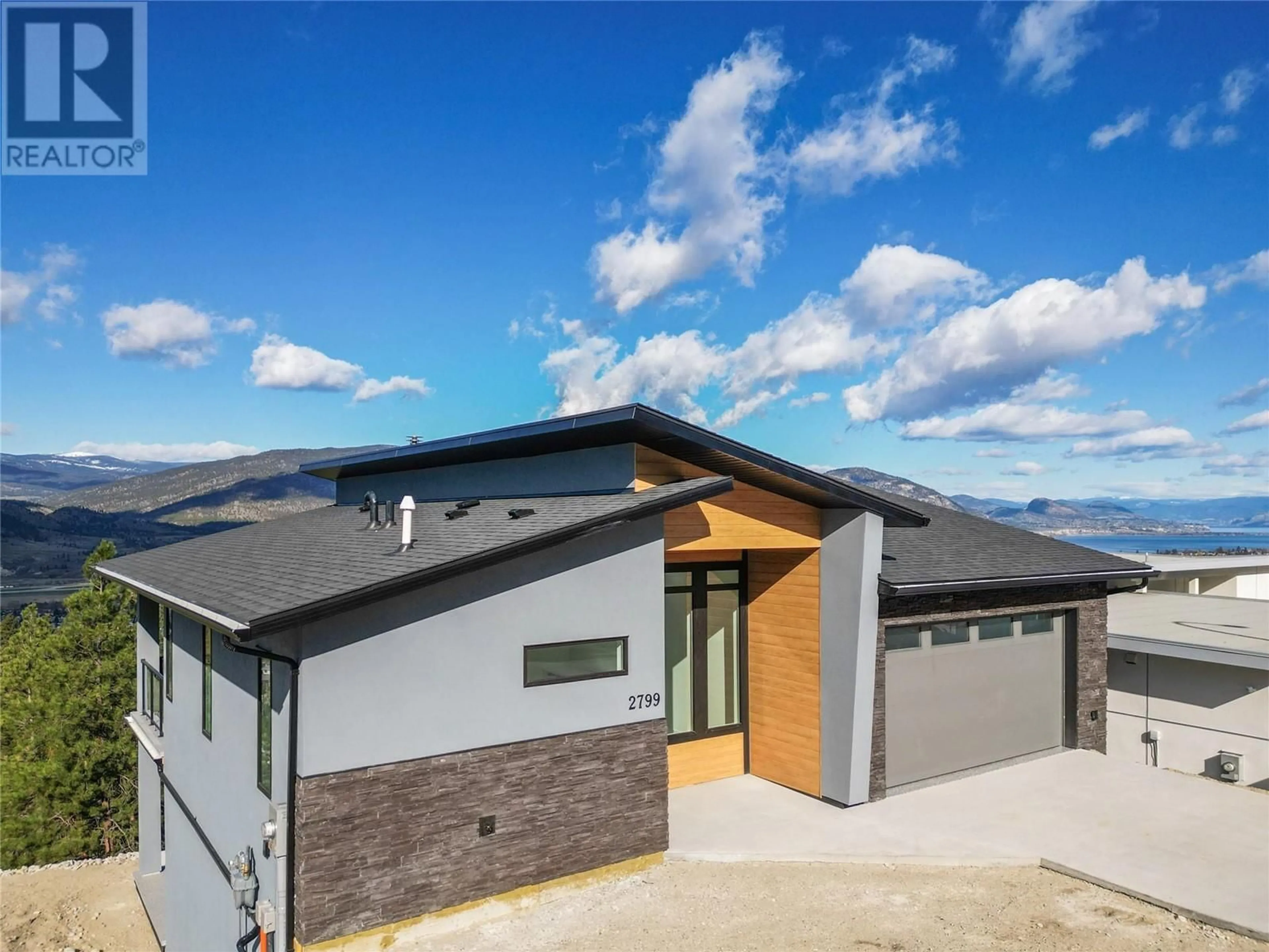 Frontside or backside of a home for 2799 HAWTHORN Drive, Penticton British Columbia V2A0C2