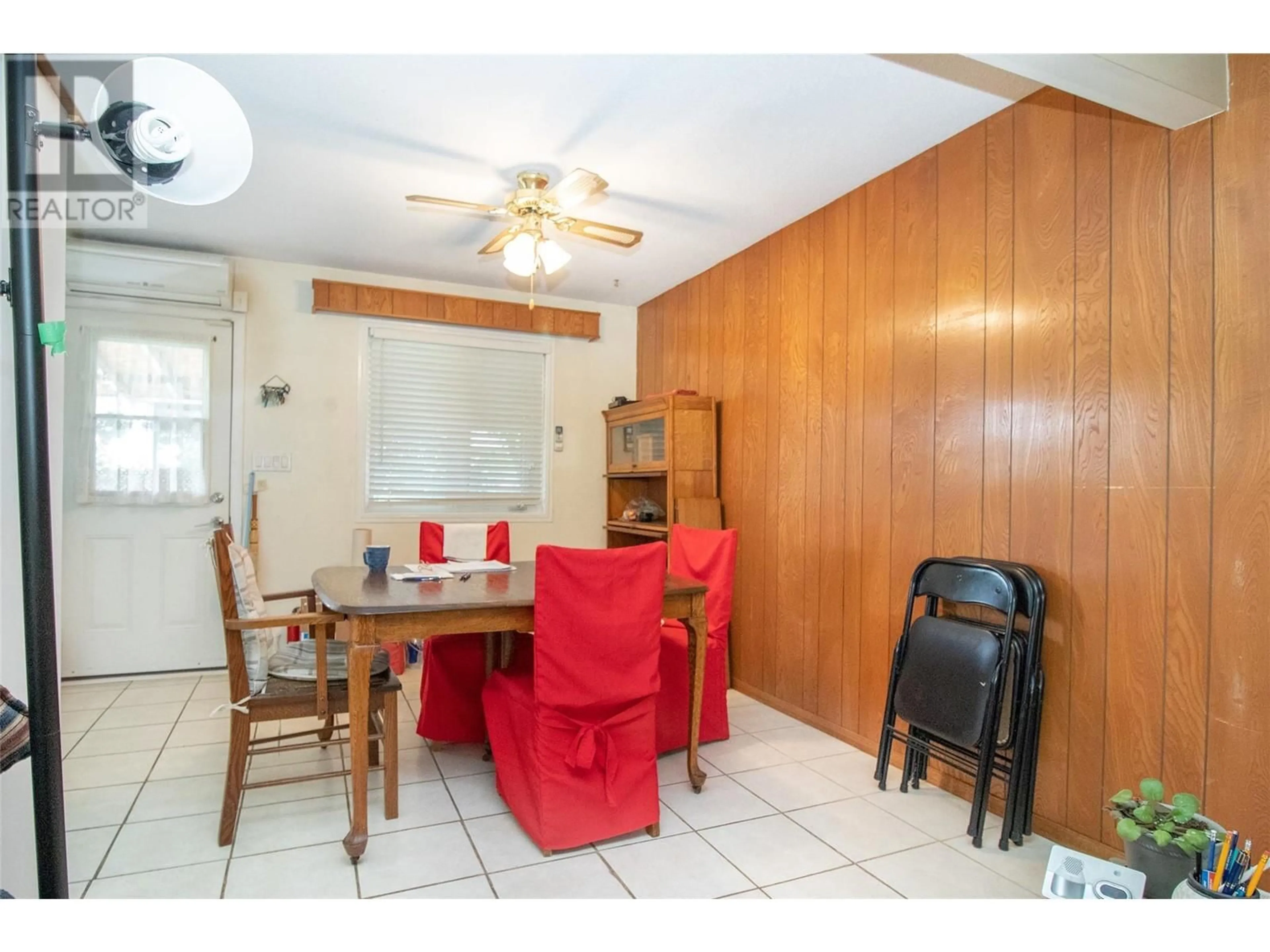 Dining room for 390 Dell Road, Kelowna British Columbia V1X3P8