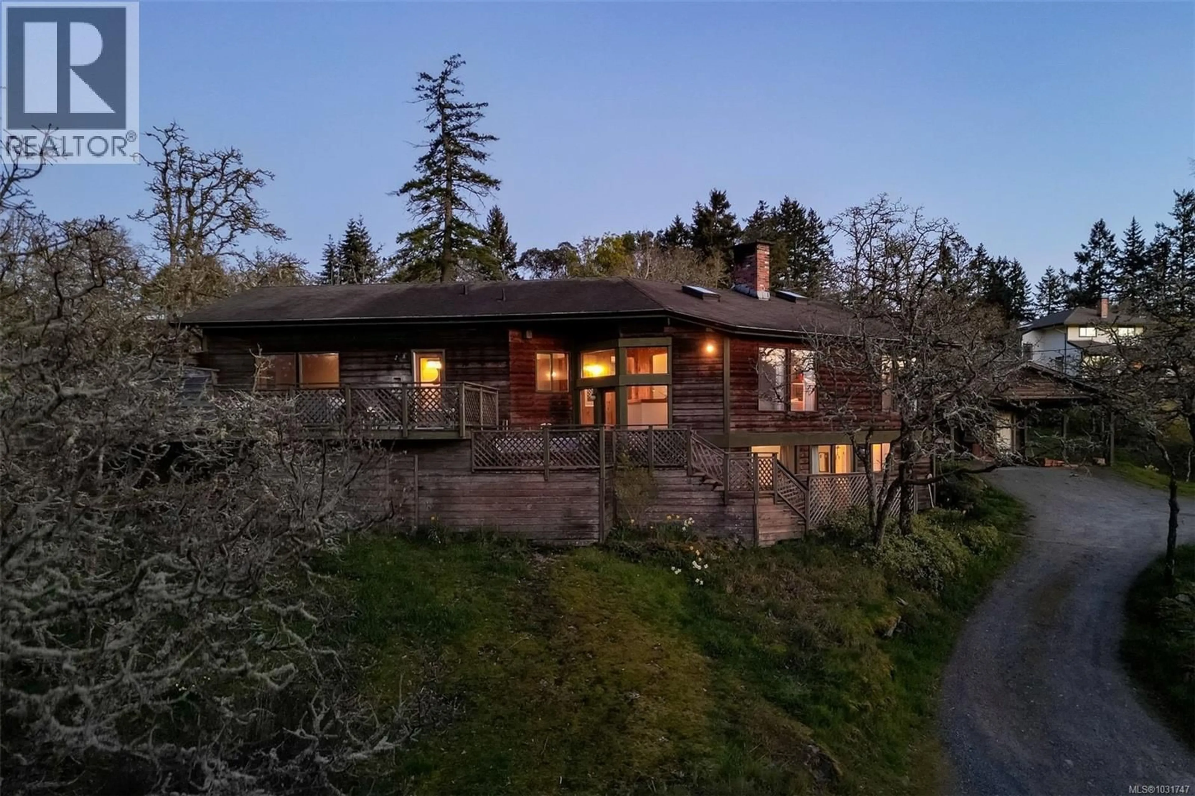 A pic from outside/outdoor area/front of a property/back of a property/a pic from drone, unknown for 6587 WEST SAANICH ROAD, Central Saanich British Columbia V8M1W8