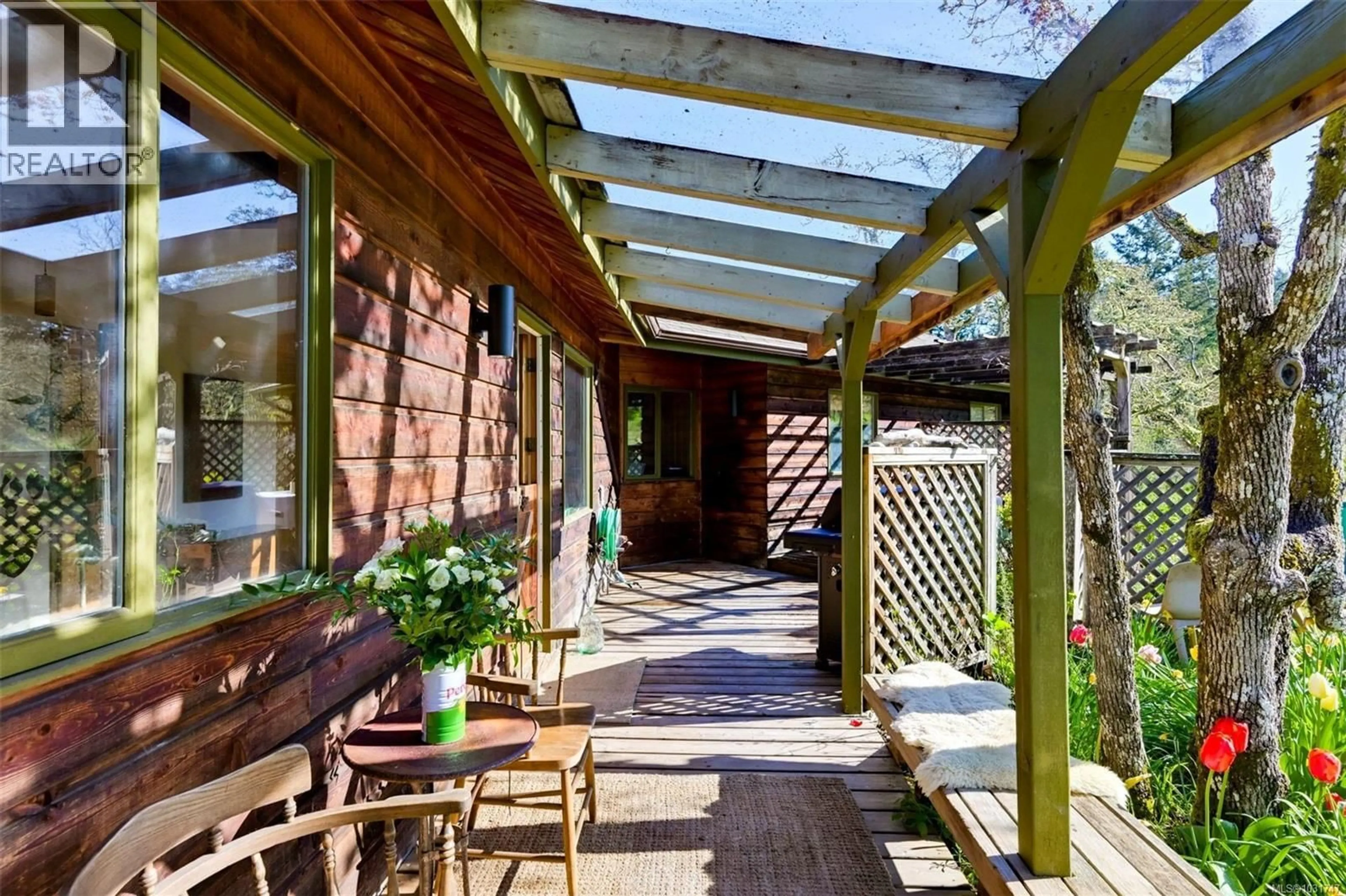 Patio, street for 6587 WEST SAANICH ROAD, Central Saanich British Columbia V8M1W8