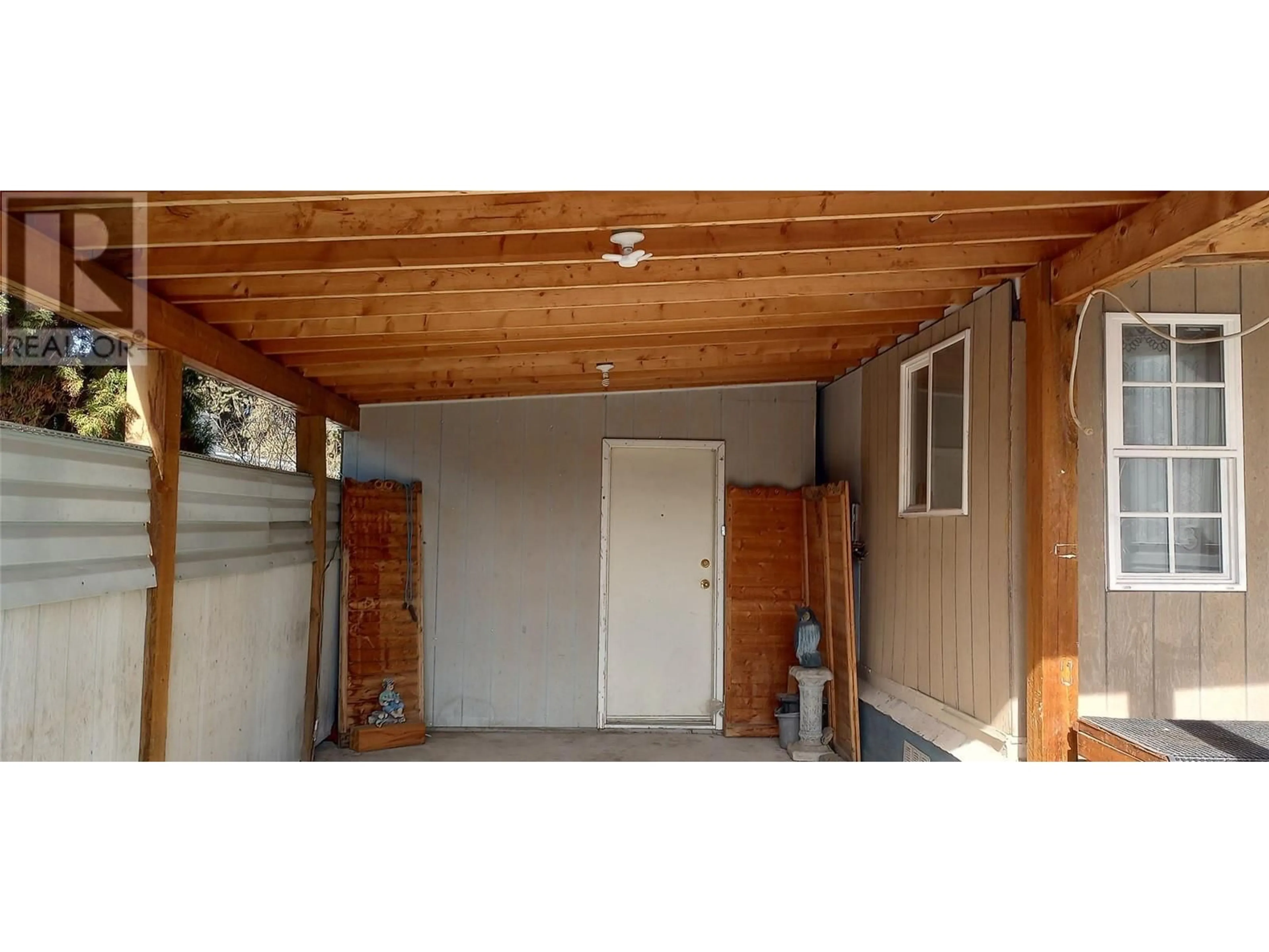 Indoor garage for 263 Highway 3 Avenue Unit# 31, Princeton British Columbia V0X1W0