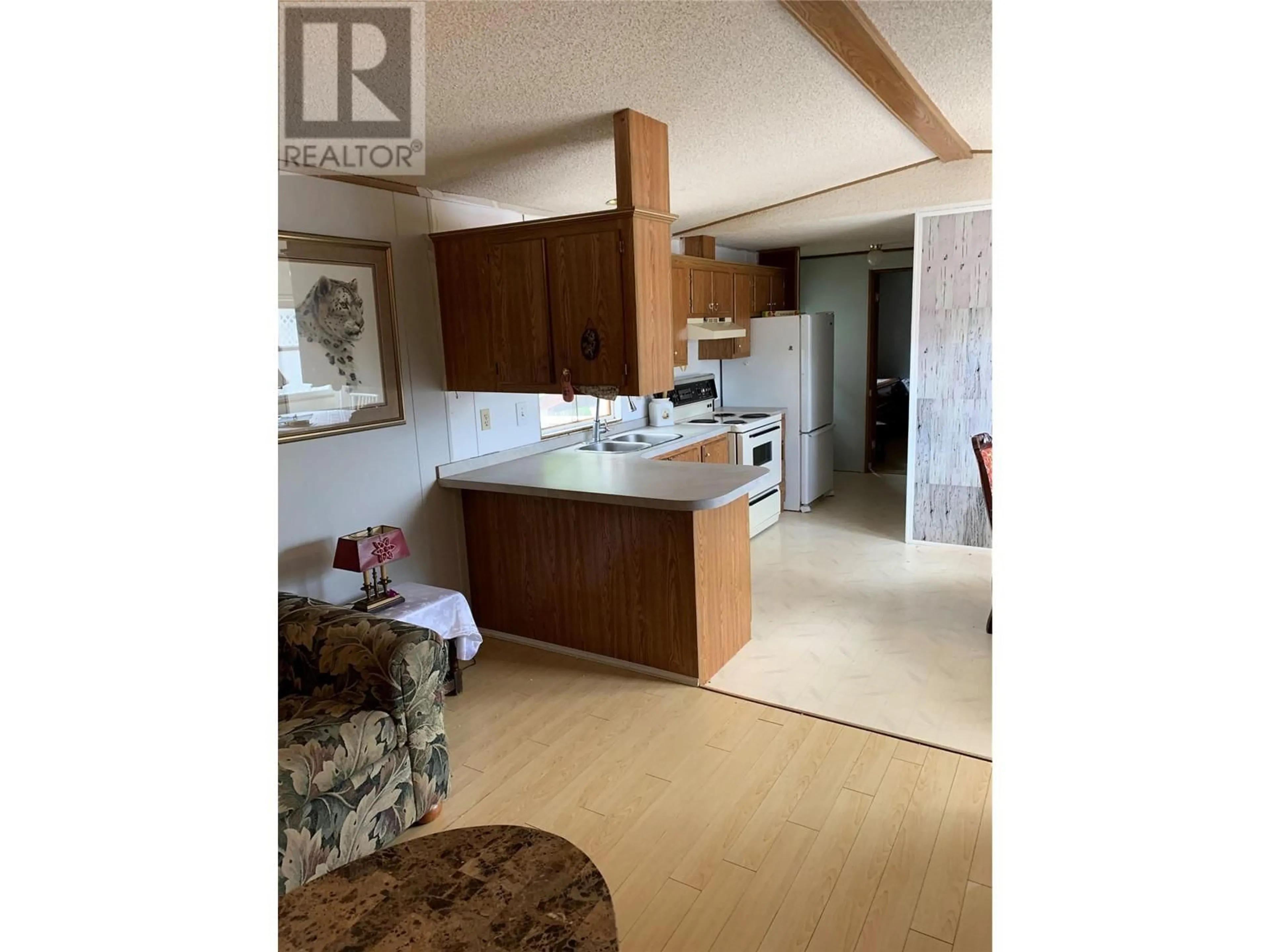 Open concept kitchen for 263 Highway 3 Avenue Unit# 31, Princeton British Columbia V0X1W0