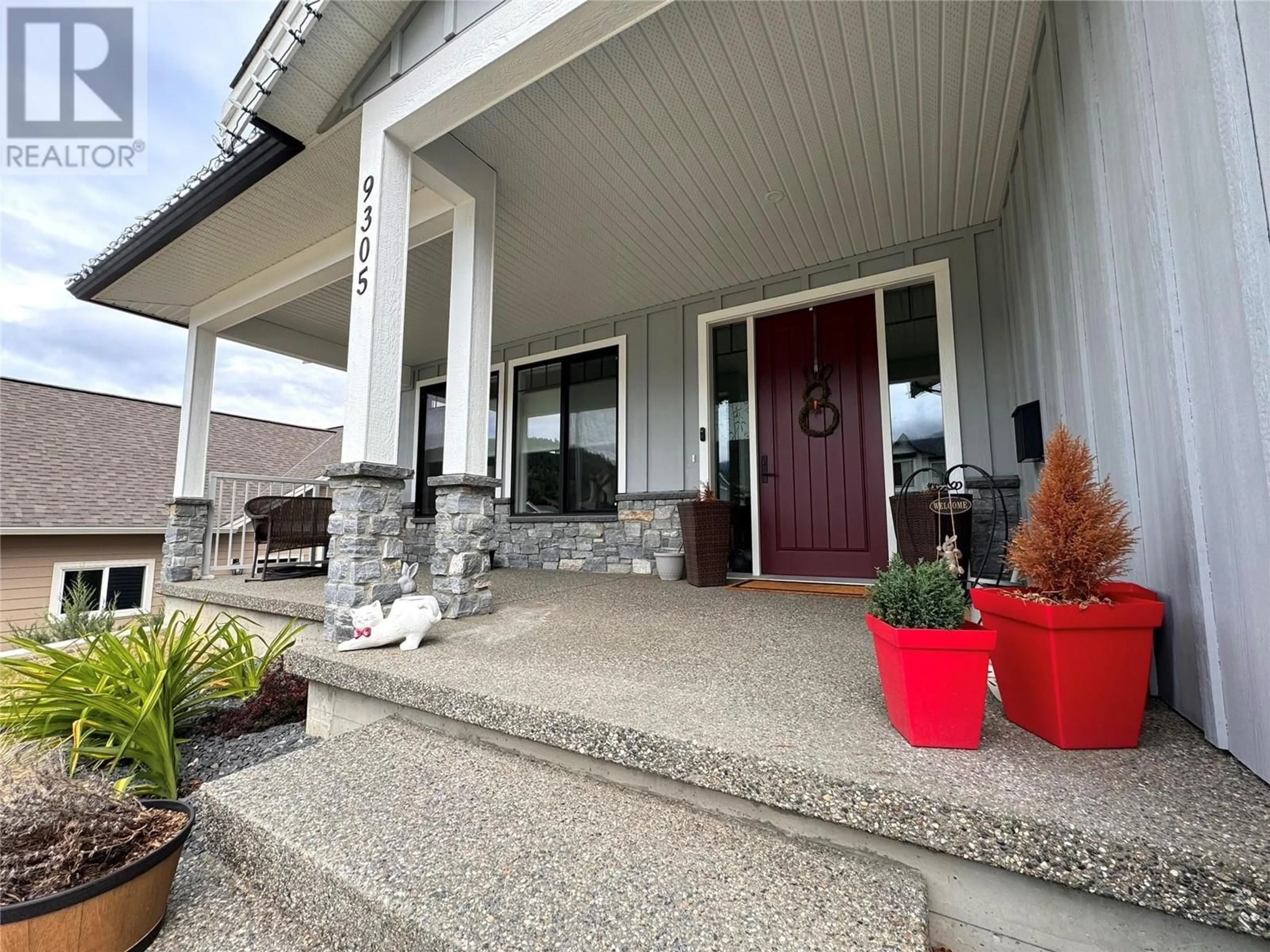 Indoor entryway, cement floor for 9305 Elm Drive, Coldstream British Columbia V1B0A7