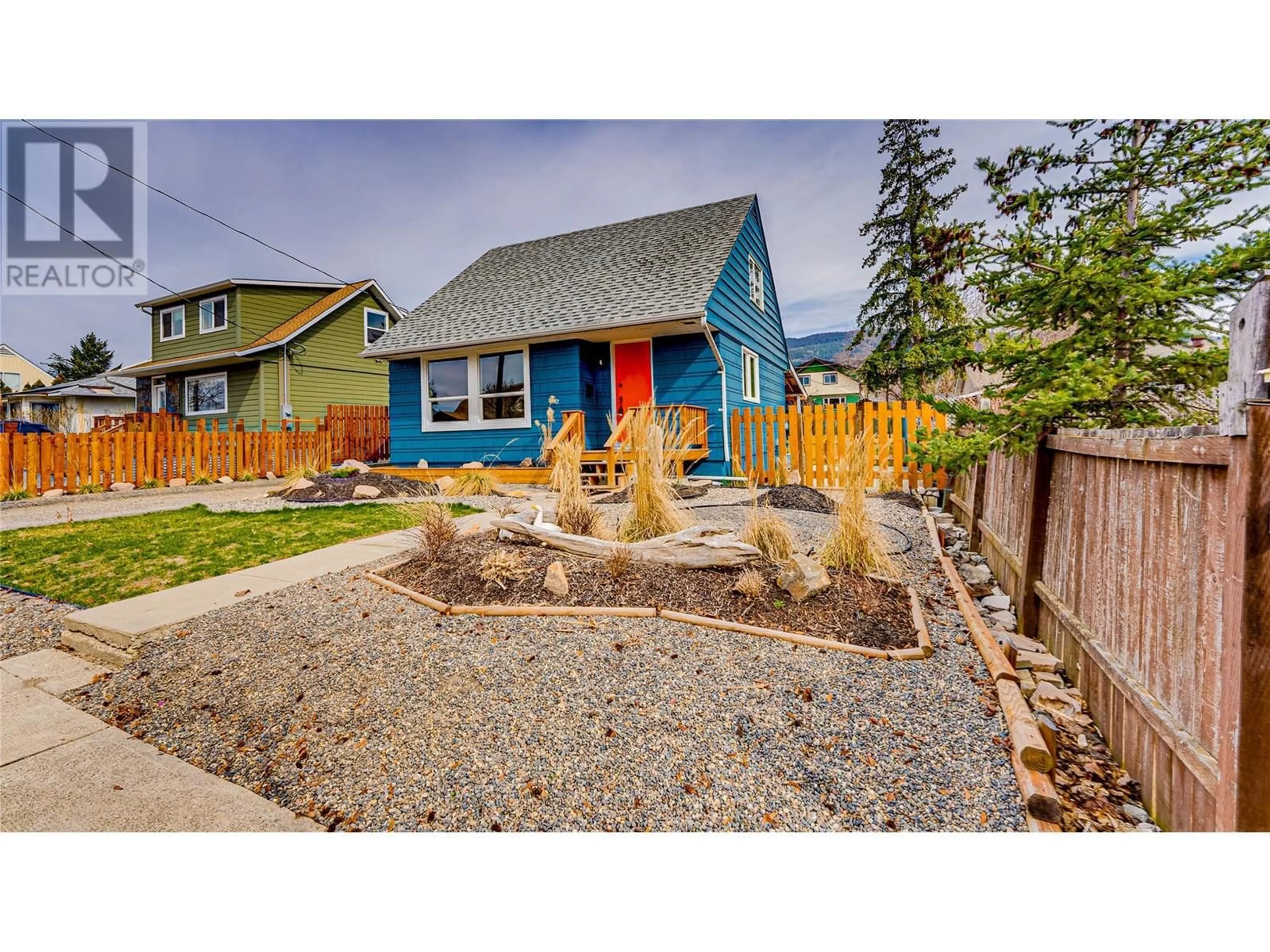 Frontside or backside of a home for 3207 16 Street, Vernon British Columbia V1T3X5