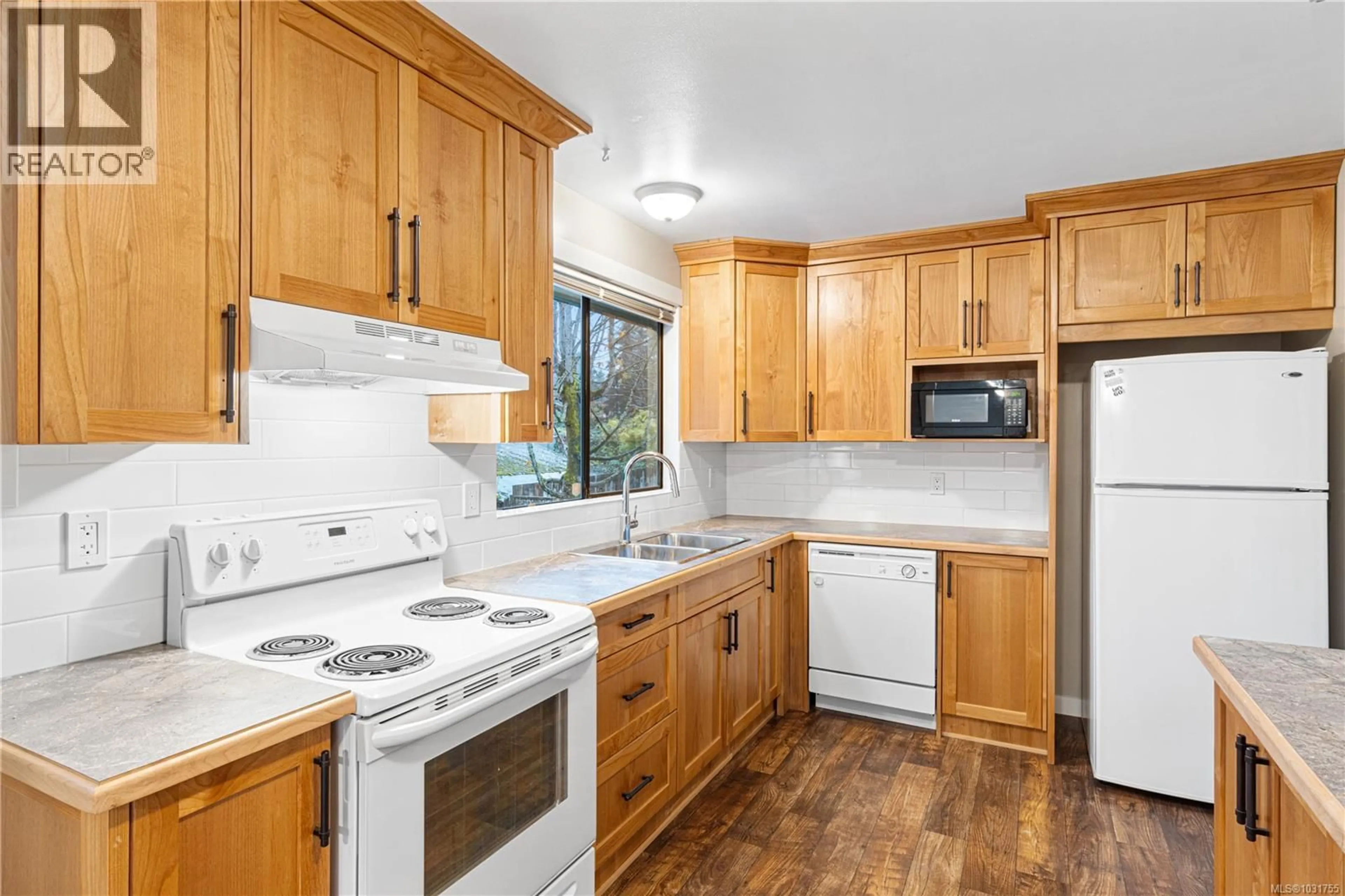 Standard kitchen, unknown for 3801 MORRIS PLACE, Nanaimo British Columbia V9T3W2