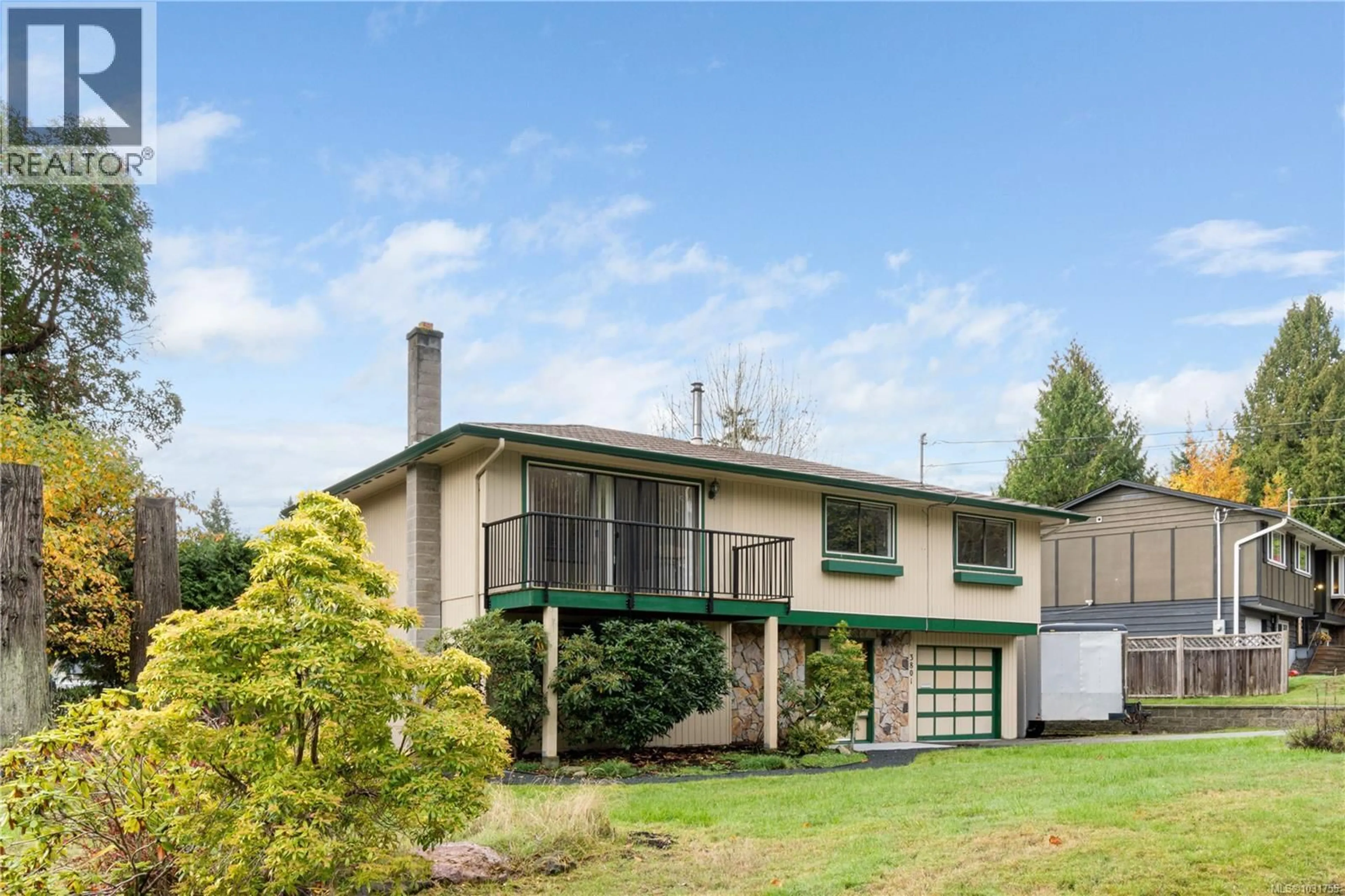 A pic from outside/outdoor area/front of a property/back of a property/a pic from drone, unknown for 3801 MORRIS PLACE, Nanaimo British Columbia V9T3W2