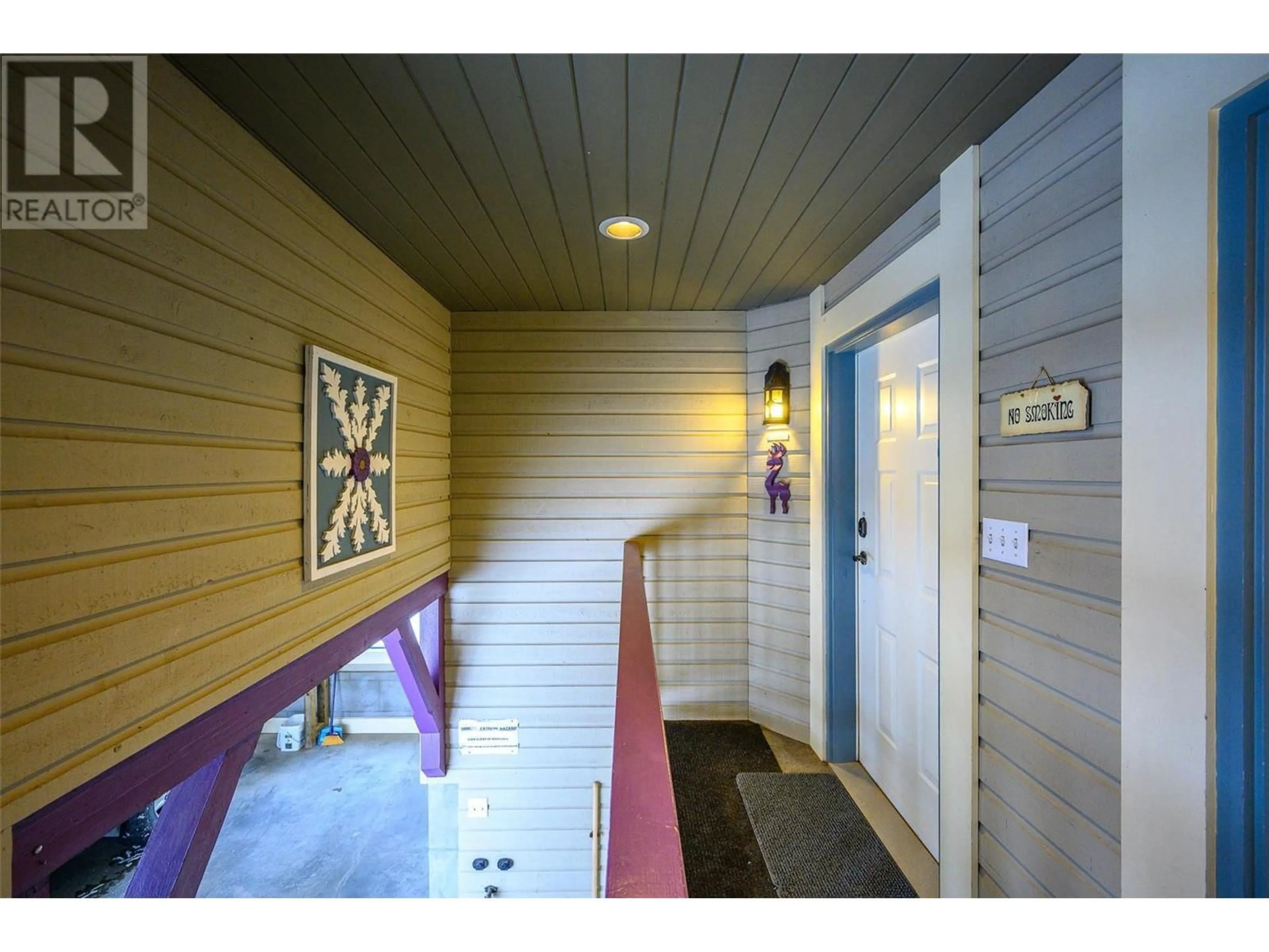 Indoor foyer for 205 Monashee Road, Silver Star British Columbia V1B3M1