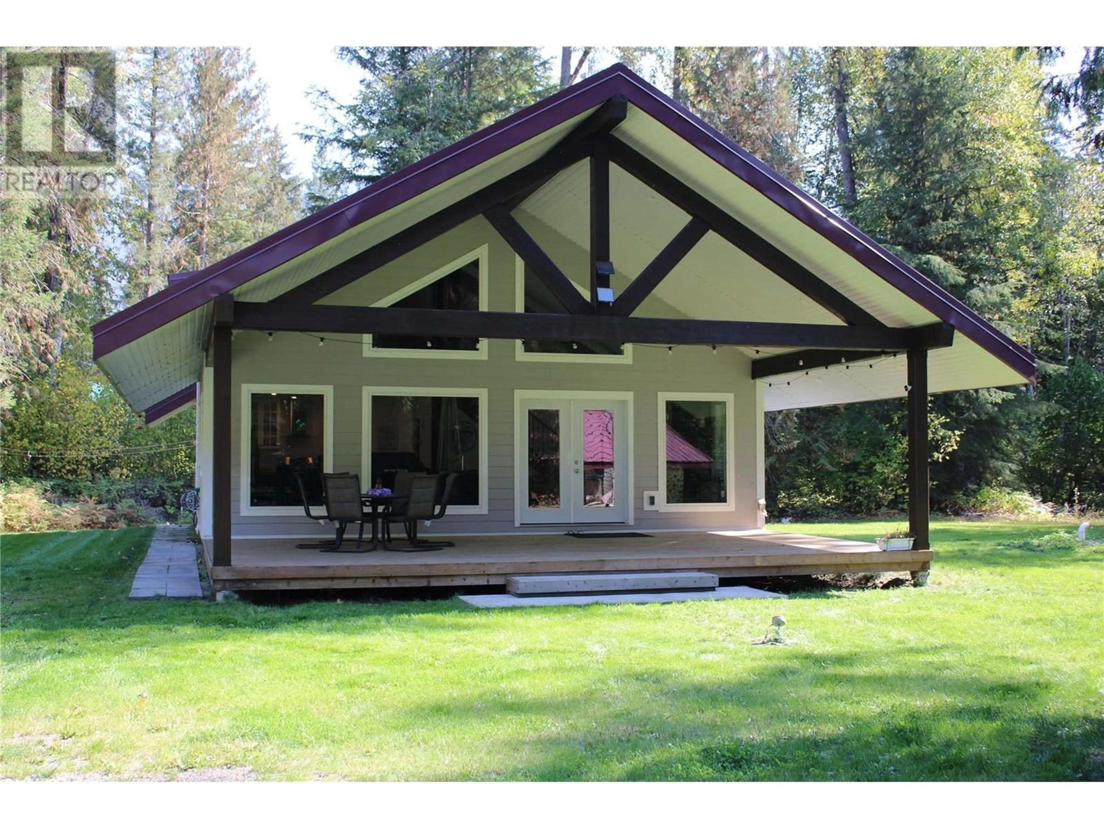 Home with vinyl exterior material for 1630 Ireland Road, Seymour Arm British Columbia V0E2V2