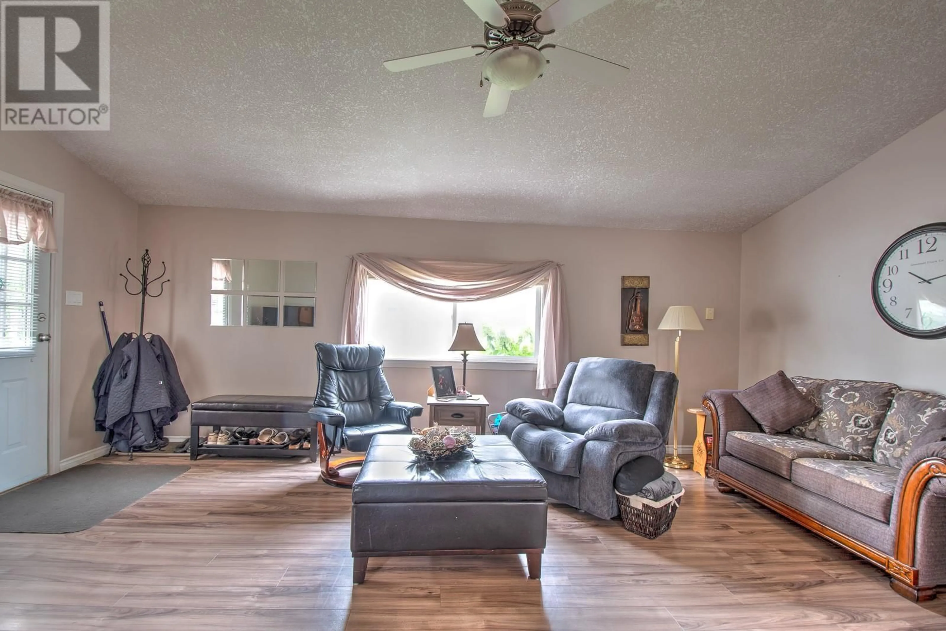 Living room for 2727 Lakeshore Road Unit# 21, Vernon British Columbia V1H1X5