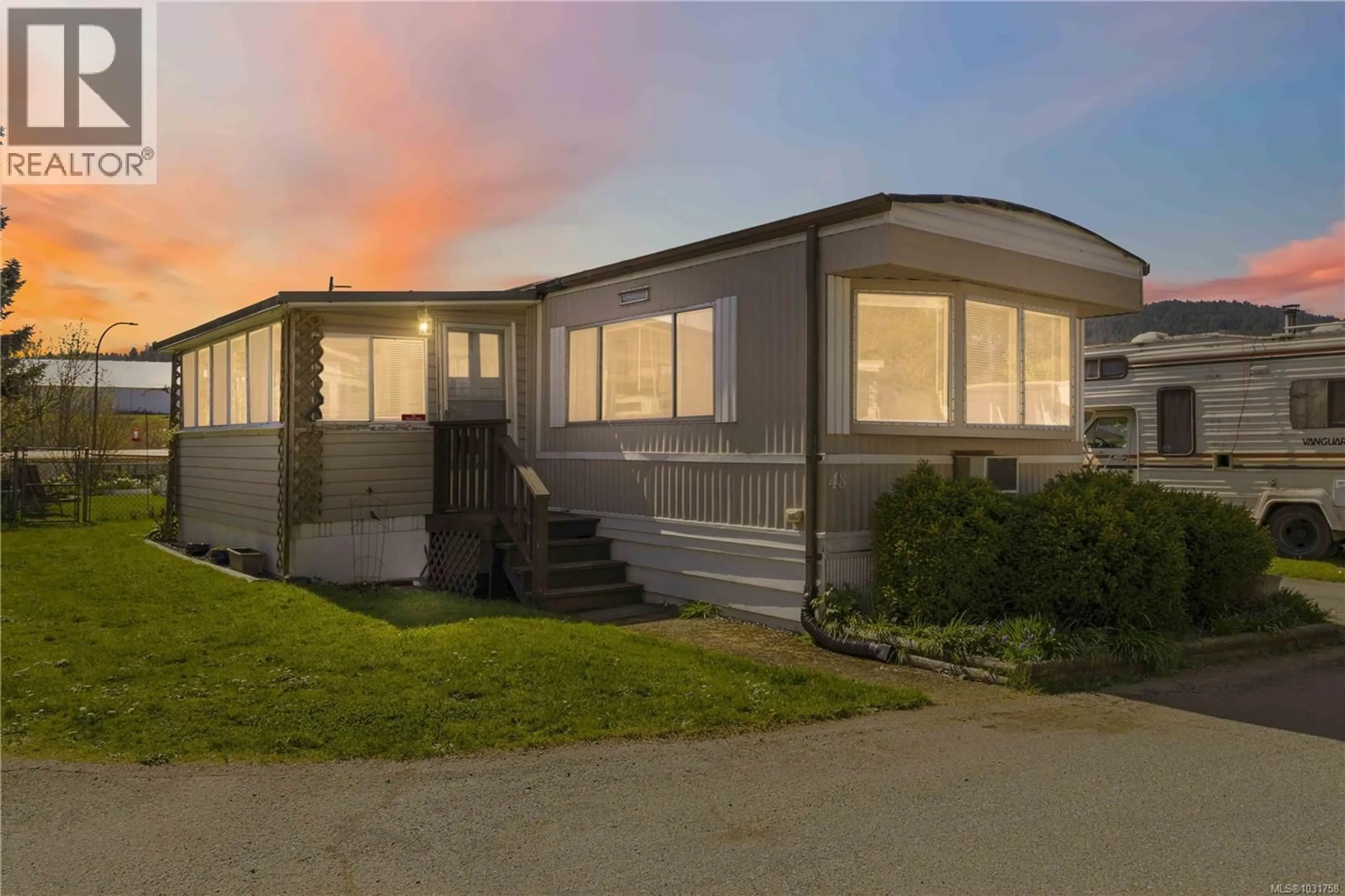 Home with vinyl exterior material, street for 48 - 2847 SOOKE LAKE ROAD, Langford British Columbia V9B4P8
