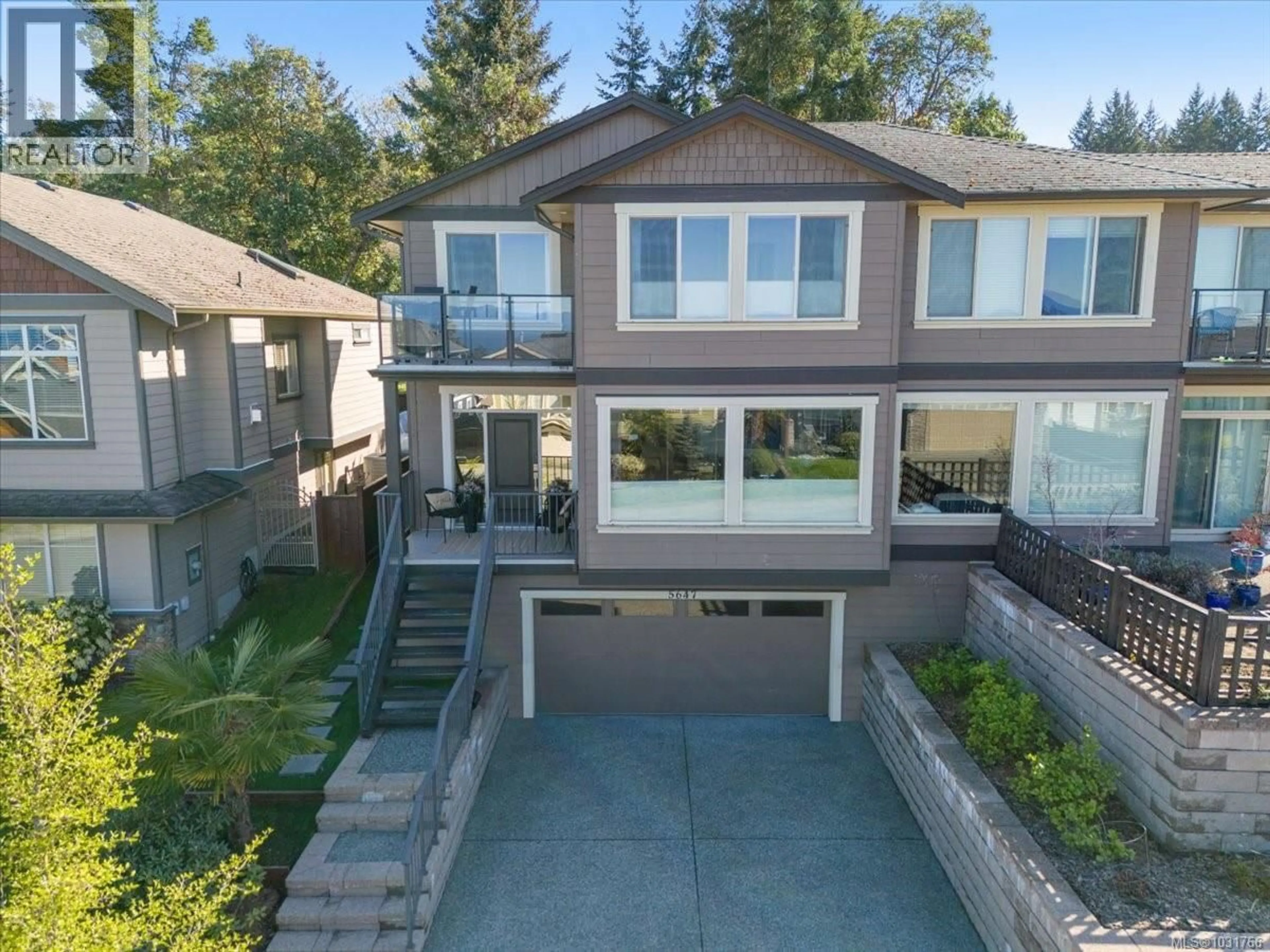A pic from outside/outdoor area/front of a property/back of a property/a pic from drone, unknown for 5647 OCEANVIEW TERRACE, Nanaimo British Columbia V9V0A8