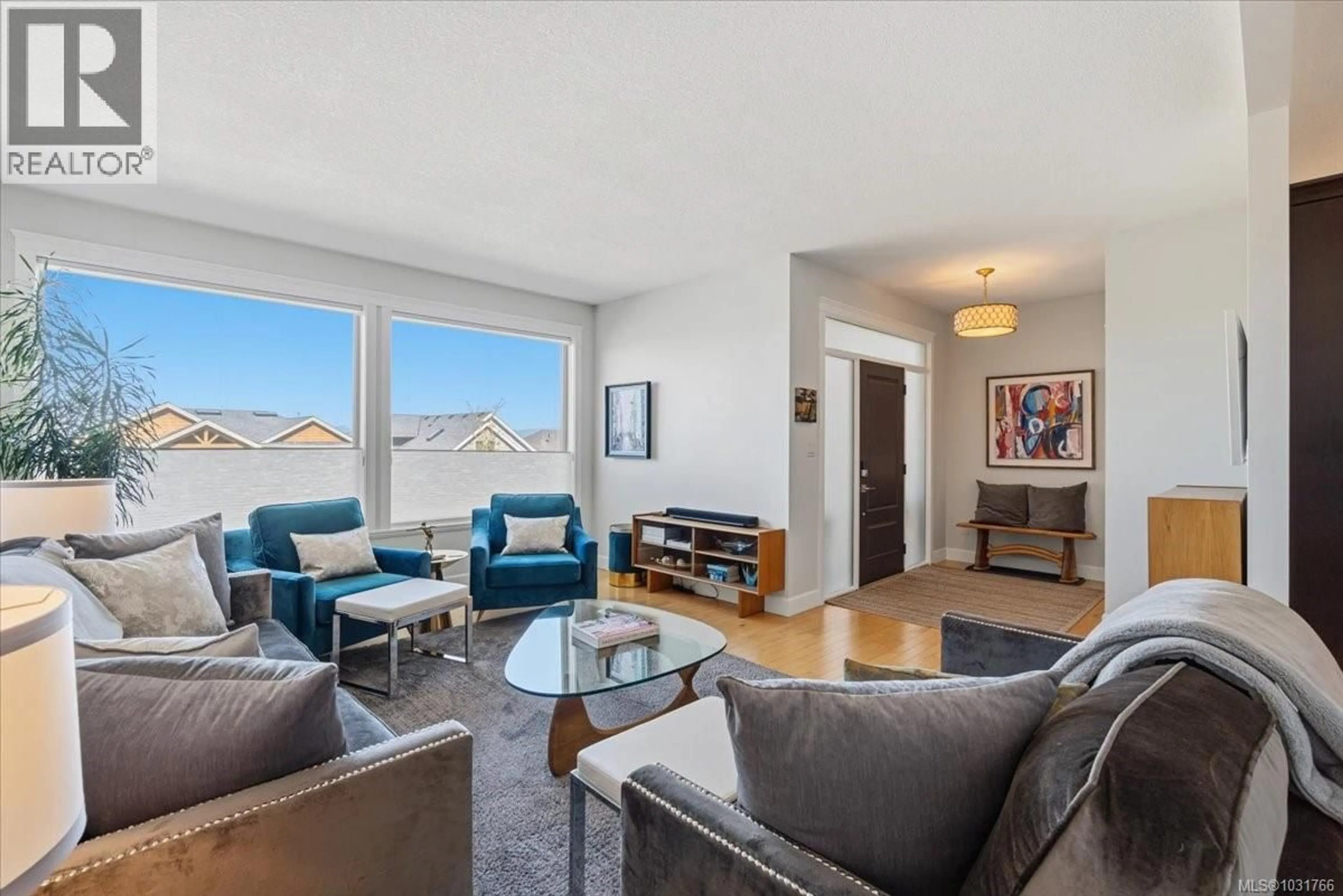 Living room with furniture, unknown for 5647 OCEANVIEW TERRACE, Nanaimo British Columbia V9V0A8