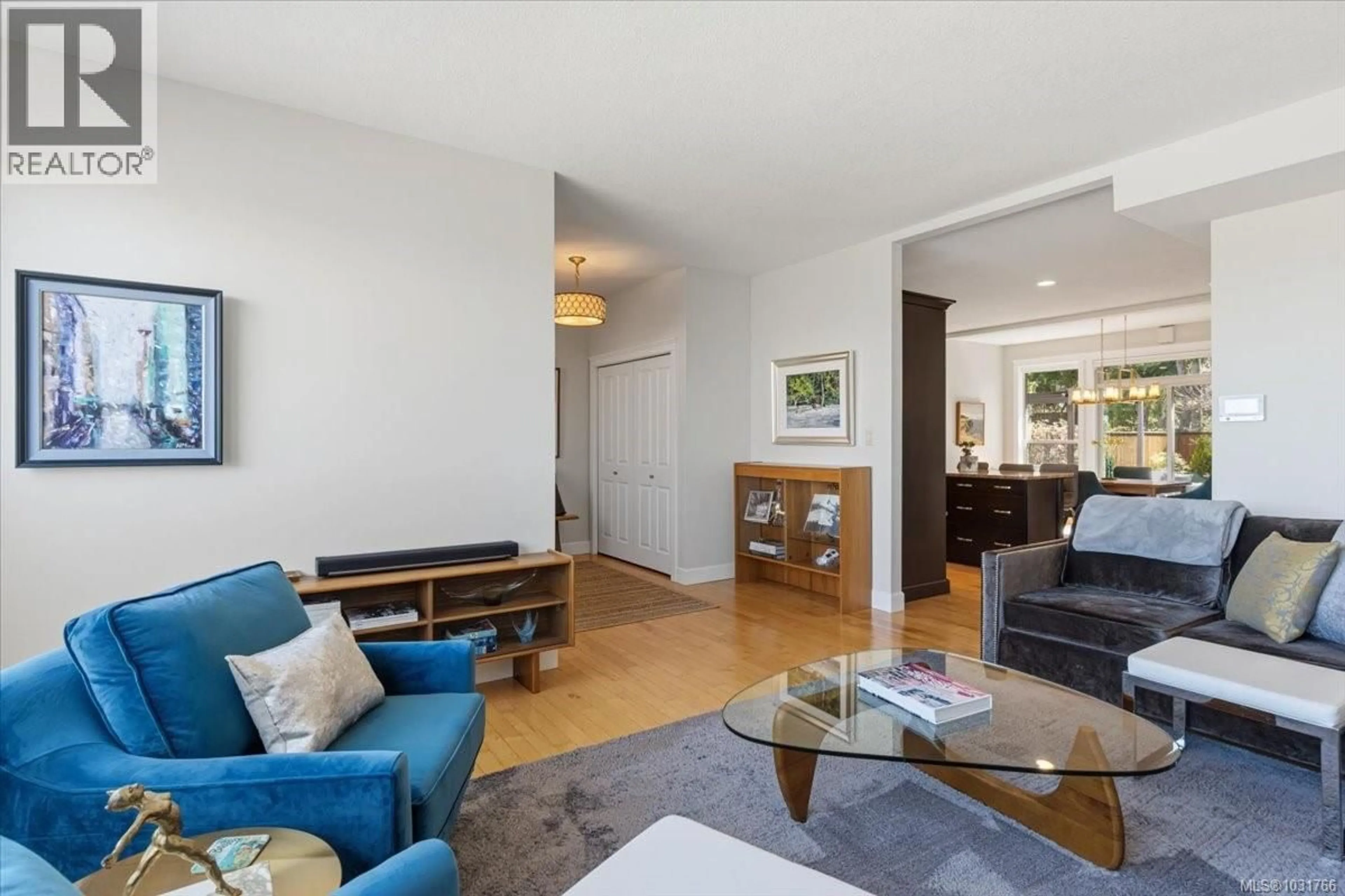 Living room with furniture, unknown for 5647 OCEANVIEW TERRACE, Nanaimo British Columbia V9V0A8