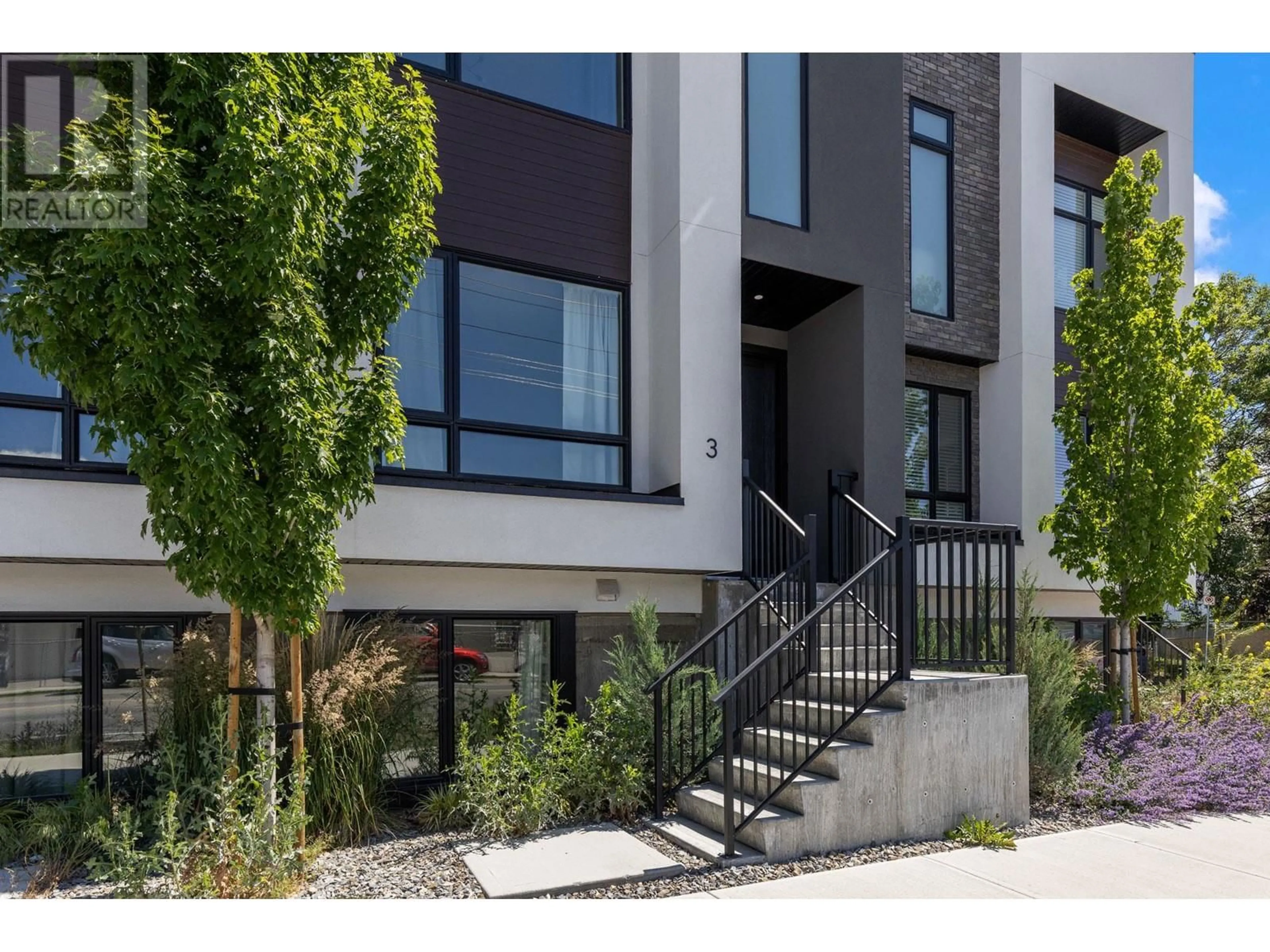 A pic from exterior of the house or condo, the front or back of building for 2825 Richter Street Unit# 3, Kelowna British Columbia V1Y2R6