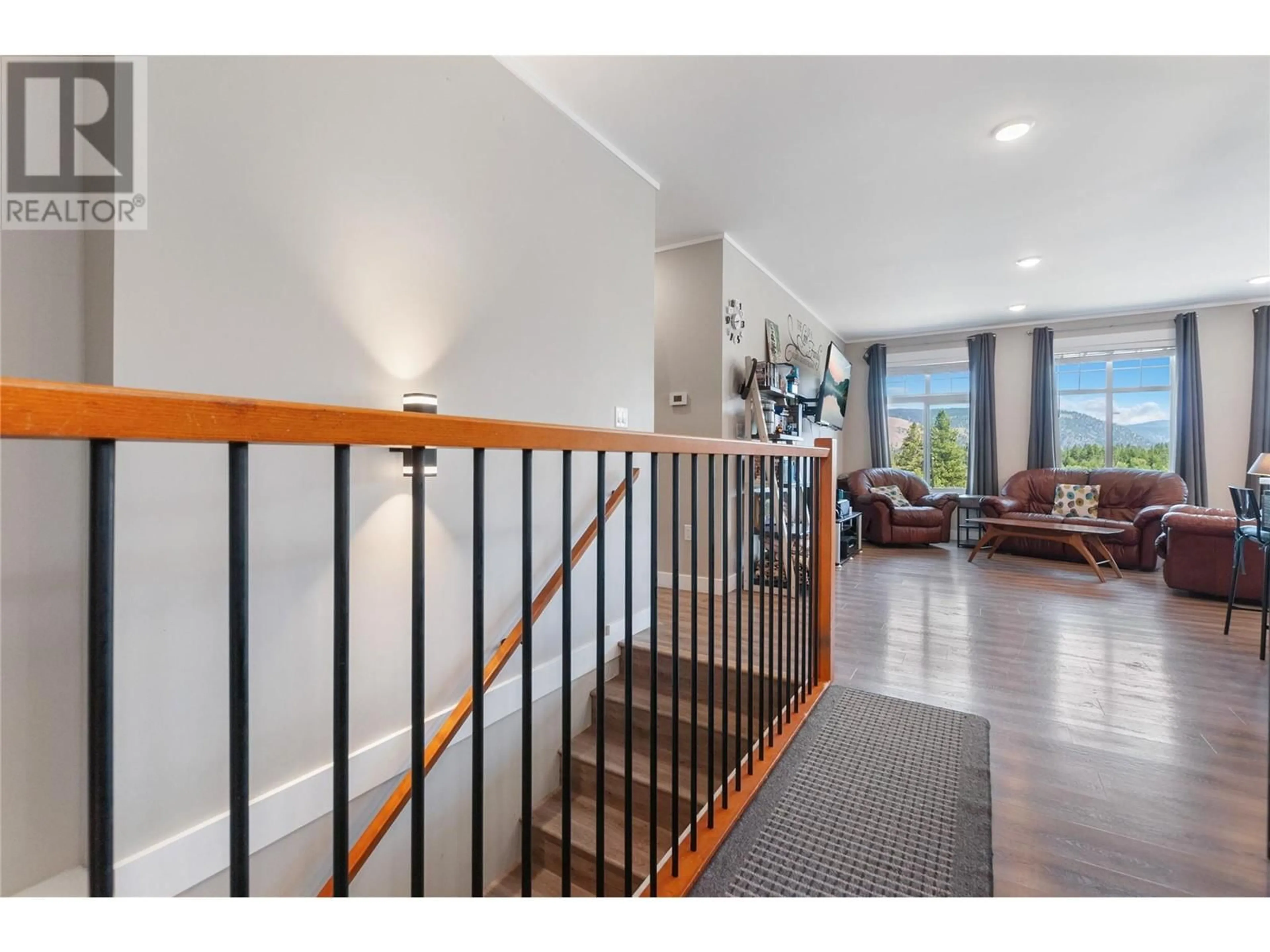 Indoor entryway, wood floors for 109 COPPERHEAD Road, Princeton British Columbia V0X1W0