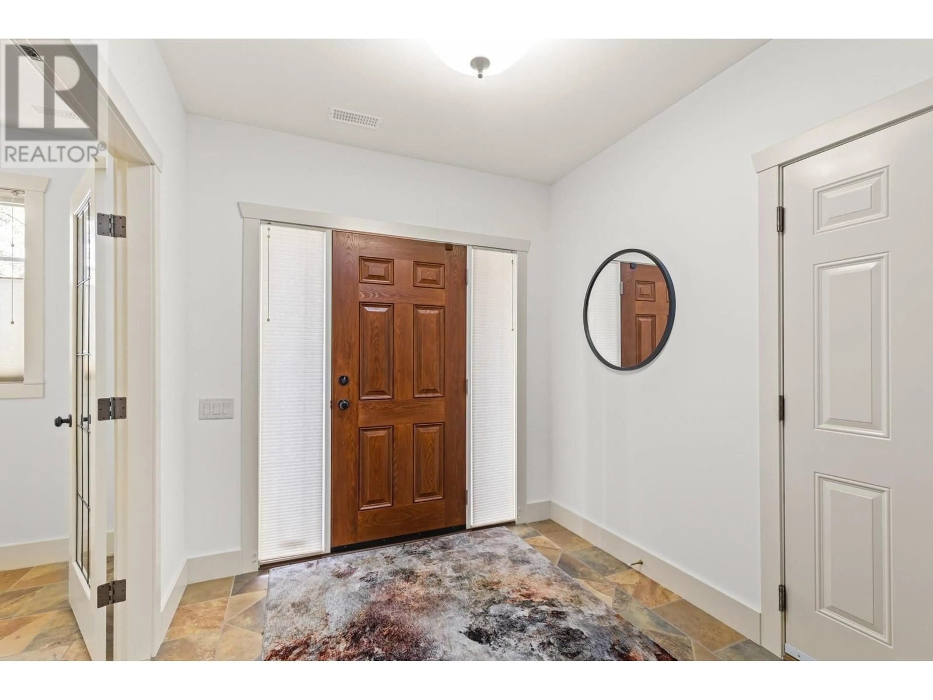 Indoor entryway for 3200 Vineyard View Drive, West Kelowna British Columbia V4T3B4