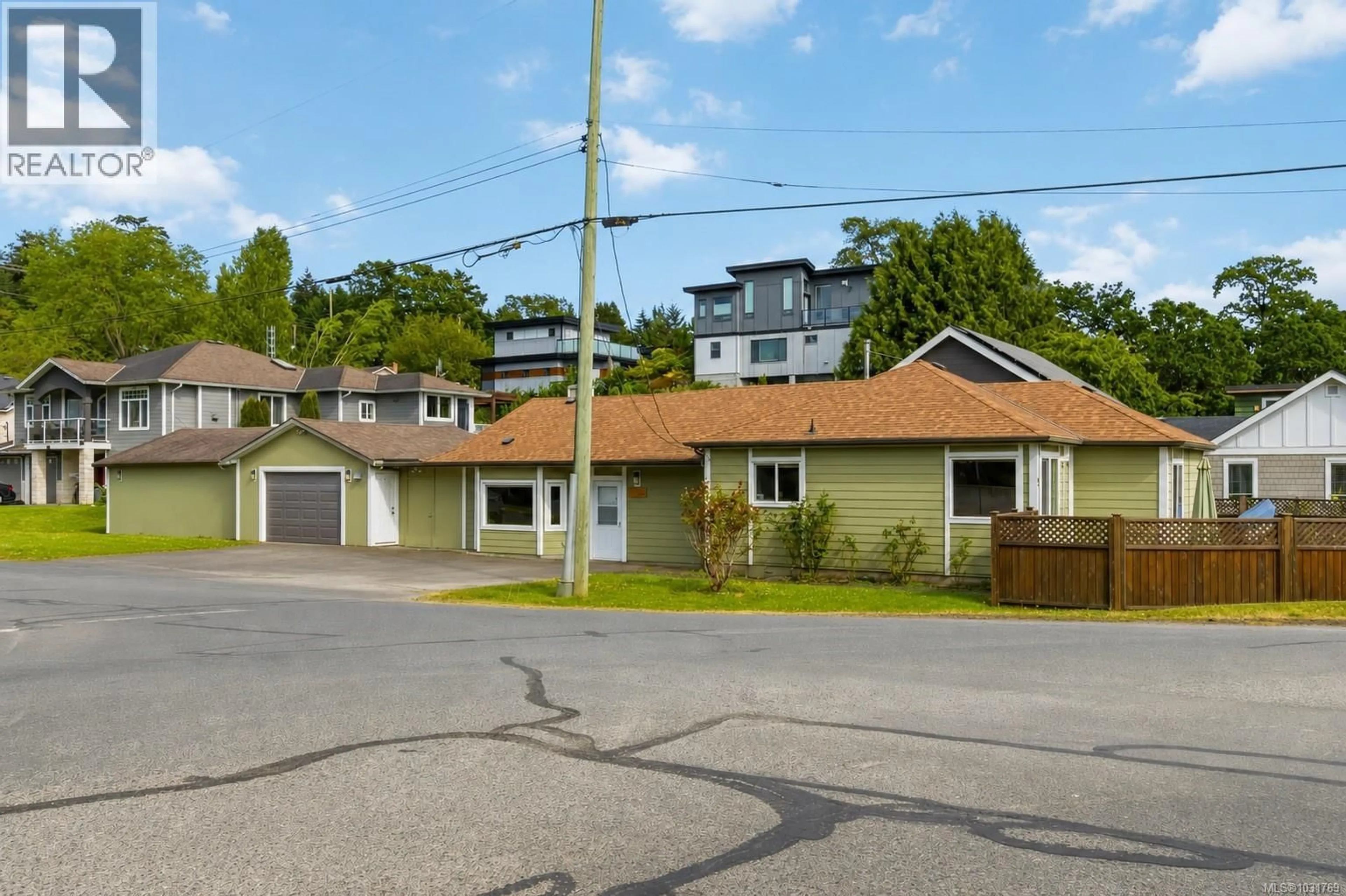 A pic from outside/outdoor area/front of a property/back of a property/a pic from drone, street for 9 CAMDEN AVENUE, View Royal British Columbia V8Z1P6