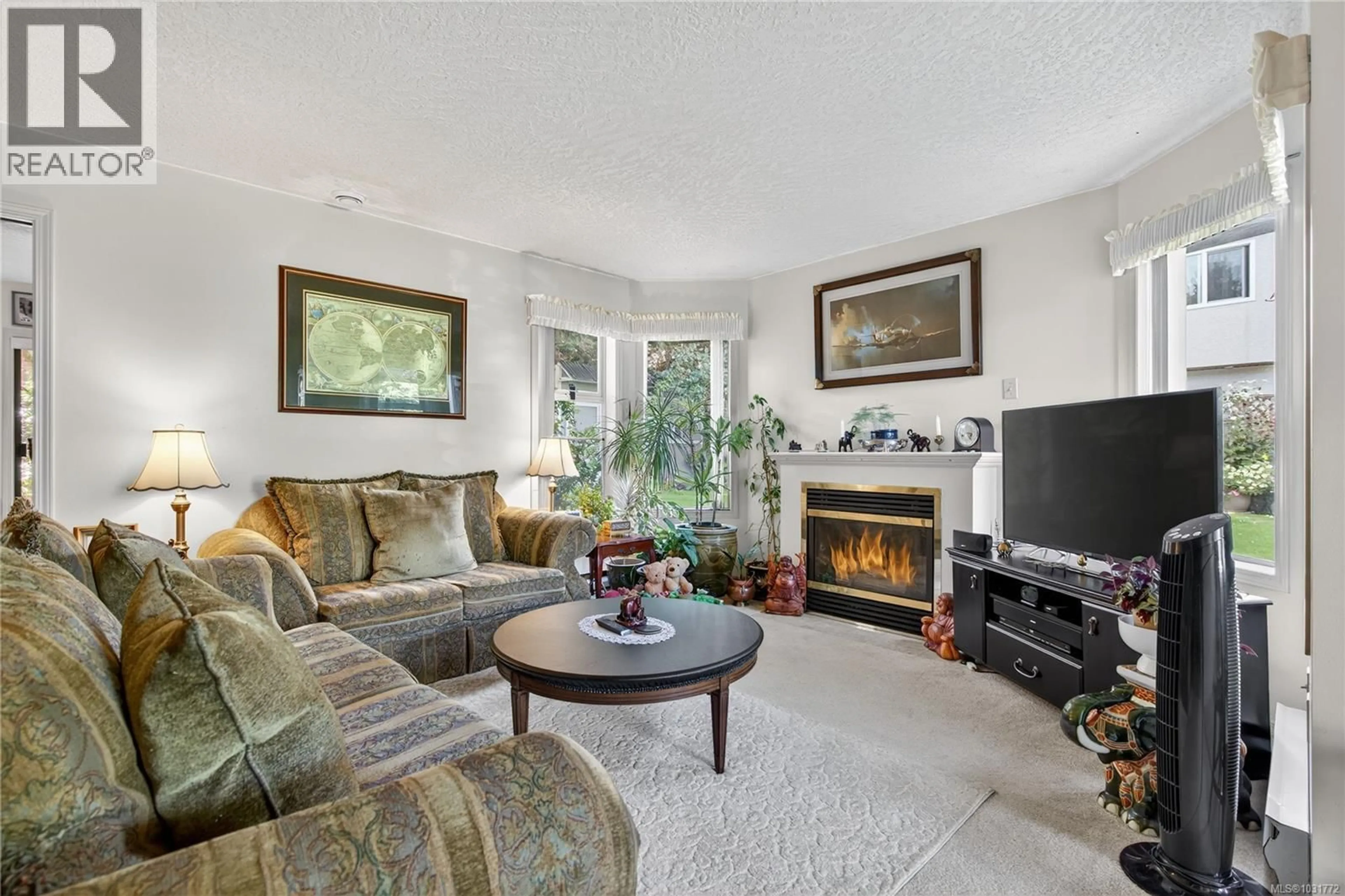 Living room with furniture, unknown for 2852 SANTANA DRIVE, Langford British Columbia V9B5B2