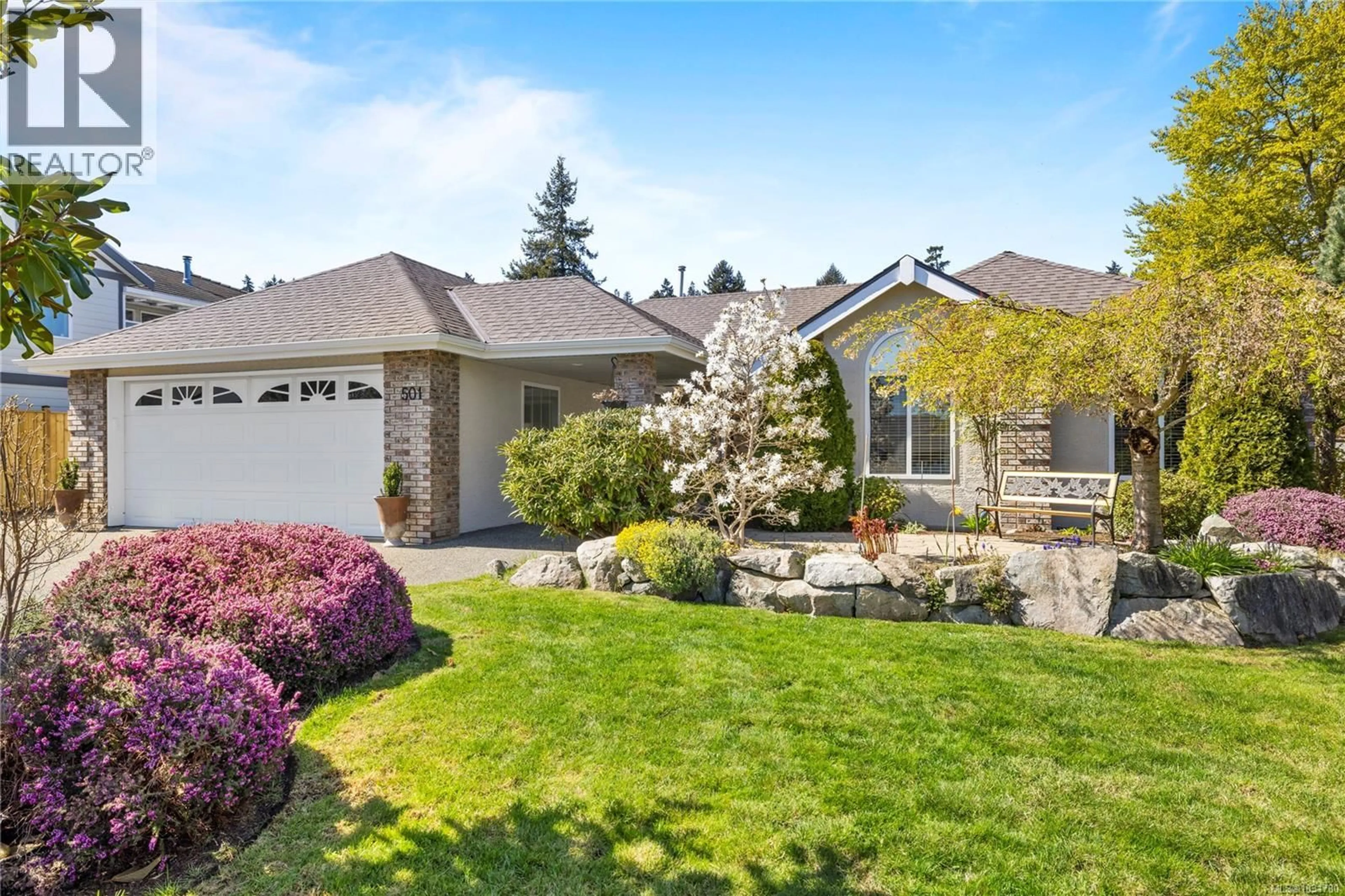 Home with vinyl exterior material, street for 501 MUIRFIELD CLOSE, Qualicum Beach British Columbia V9K2J9