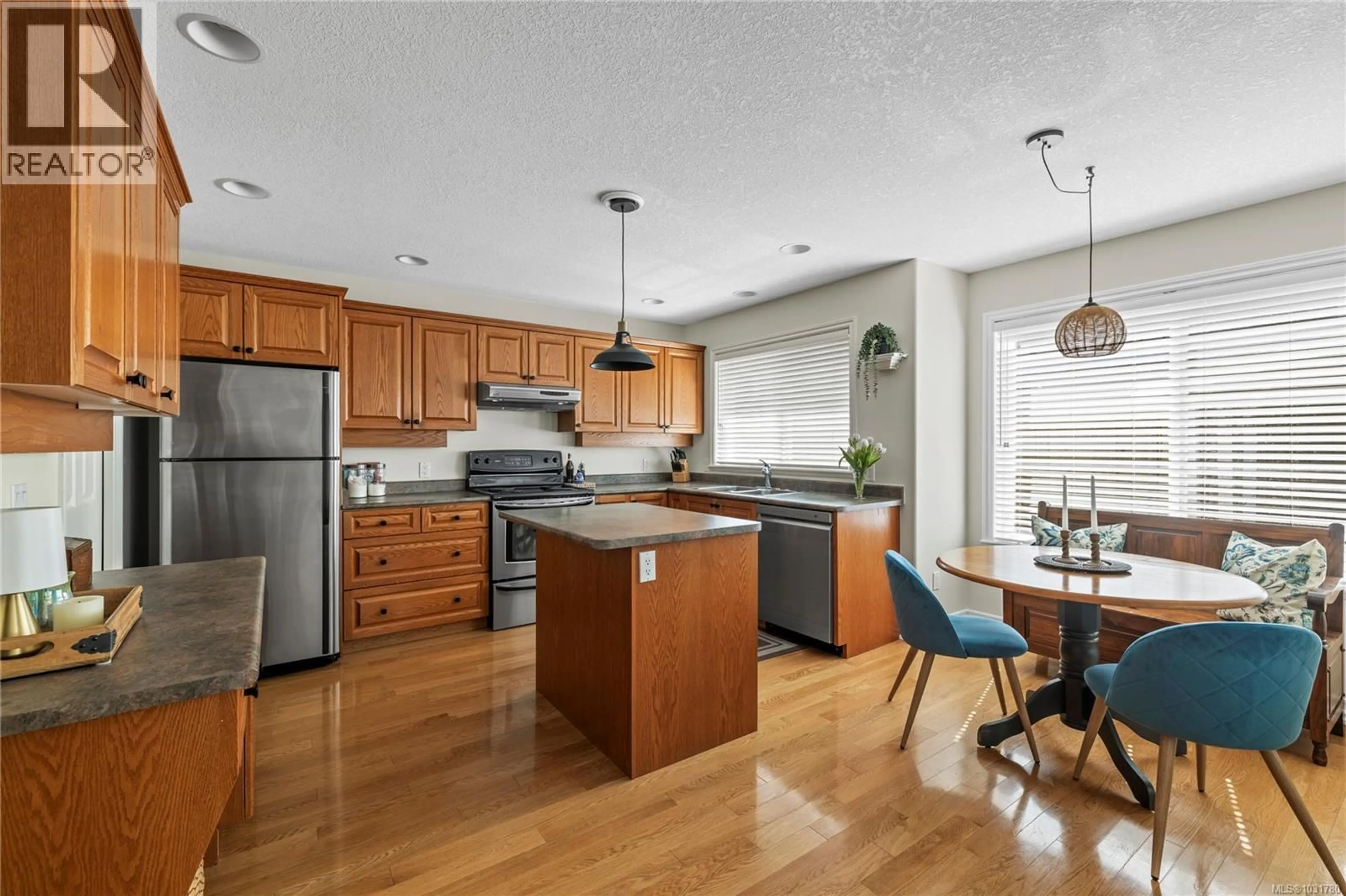 Open concept kitchen, unknown for 501 MUIRFIELD CLOSE, Qualicum Beach British Columbia V9K2J9