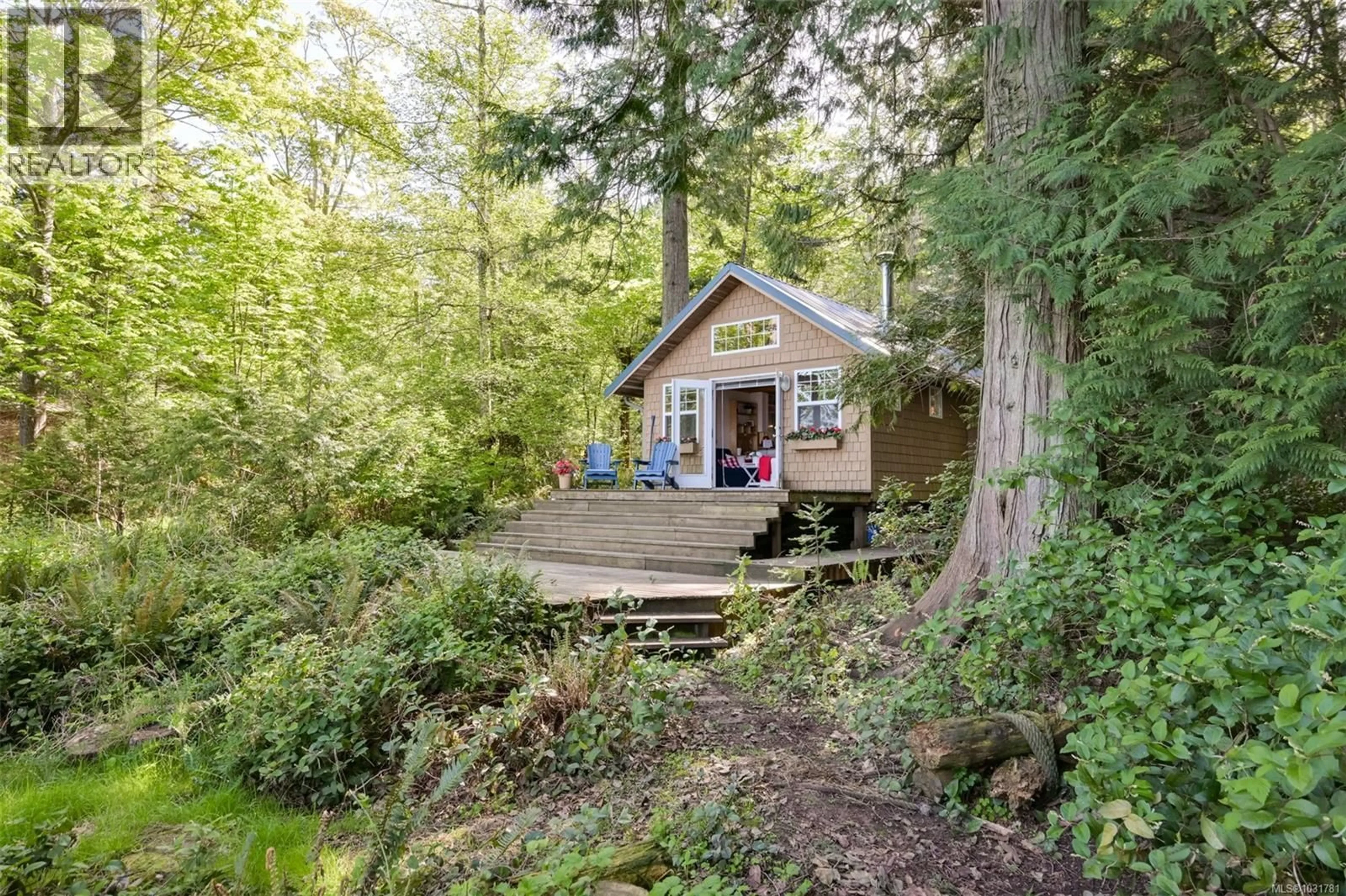 Patio, forest/trees view for 90 MCKENZIE CRESCENT, Piers Island British Columbia V8L5Y7