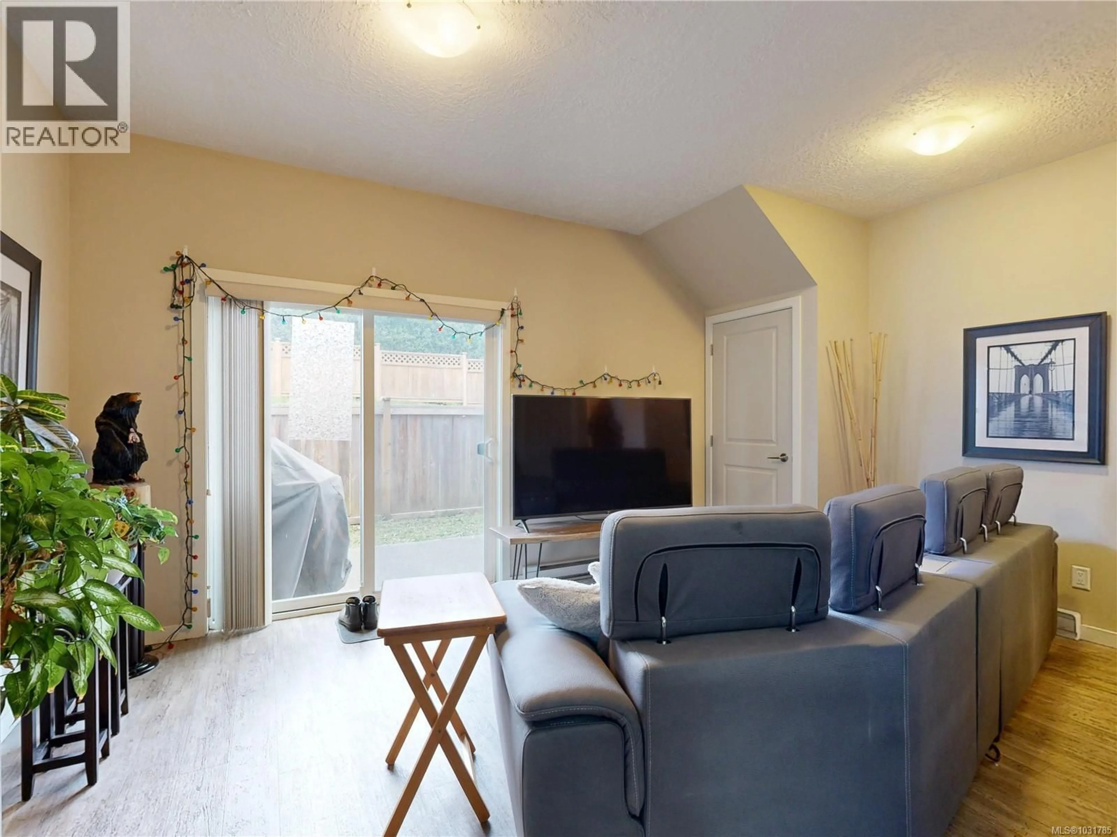 Living room with furniture, unknown for 6986 WRIGHT ROAD, Sooke British Columbia V9Z1M5