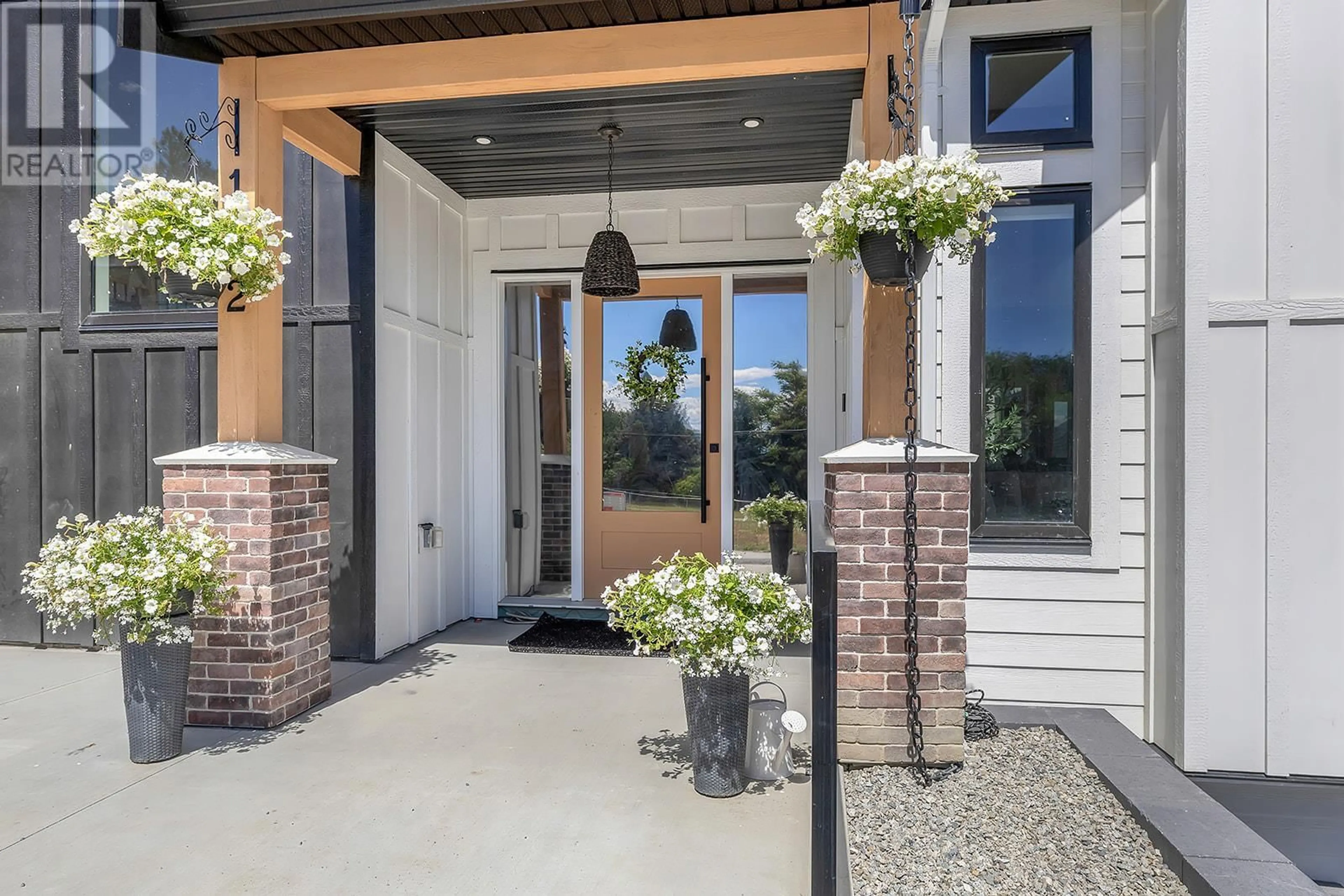 Indoor entryway, ceramic floors for 1032 Oak Barrel Lane, West Kelowna British Columbia V1Z0A6