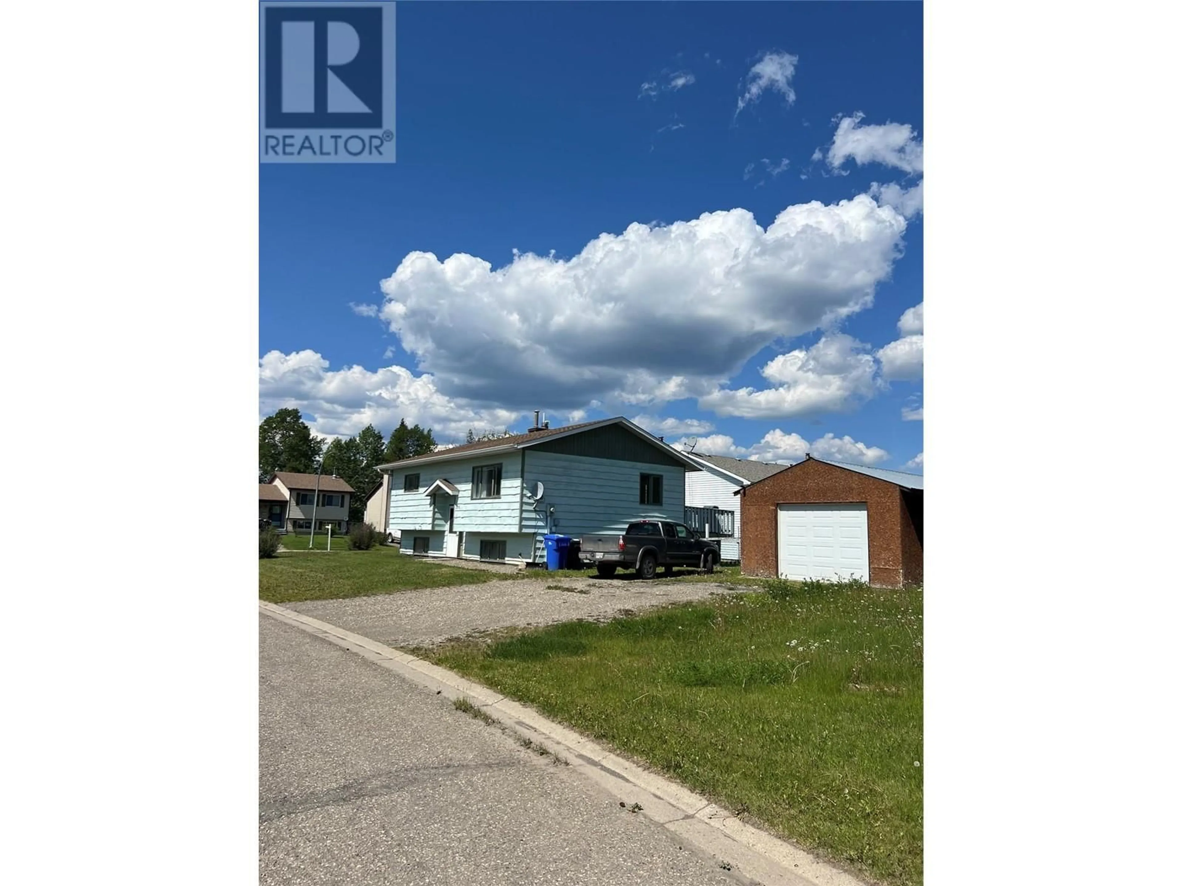 Frontside or backside of a home for 104 BULLMOOSE Crescent, Tumbler Ridge British Columbia V0C2W0