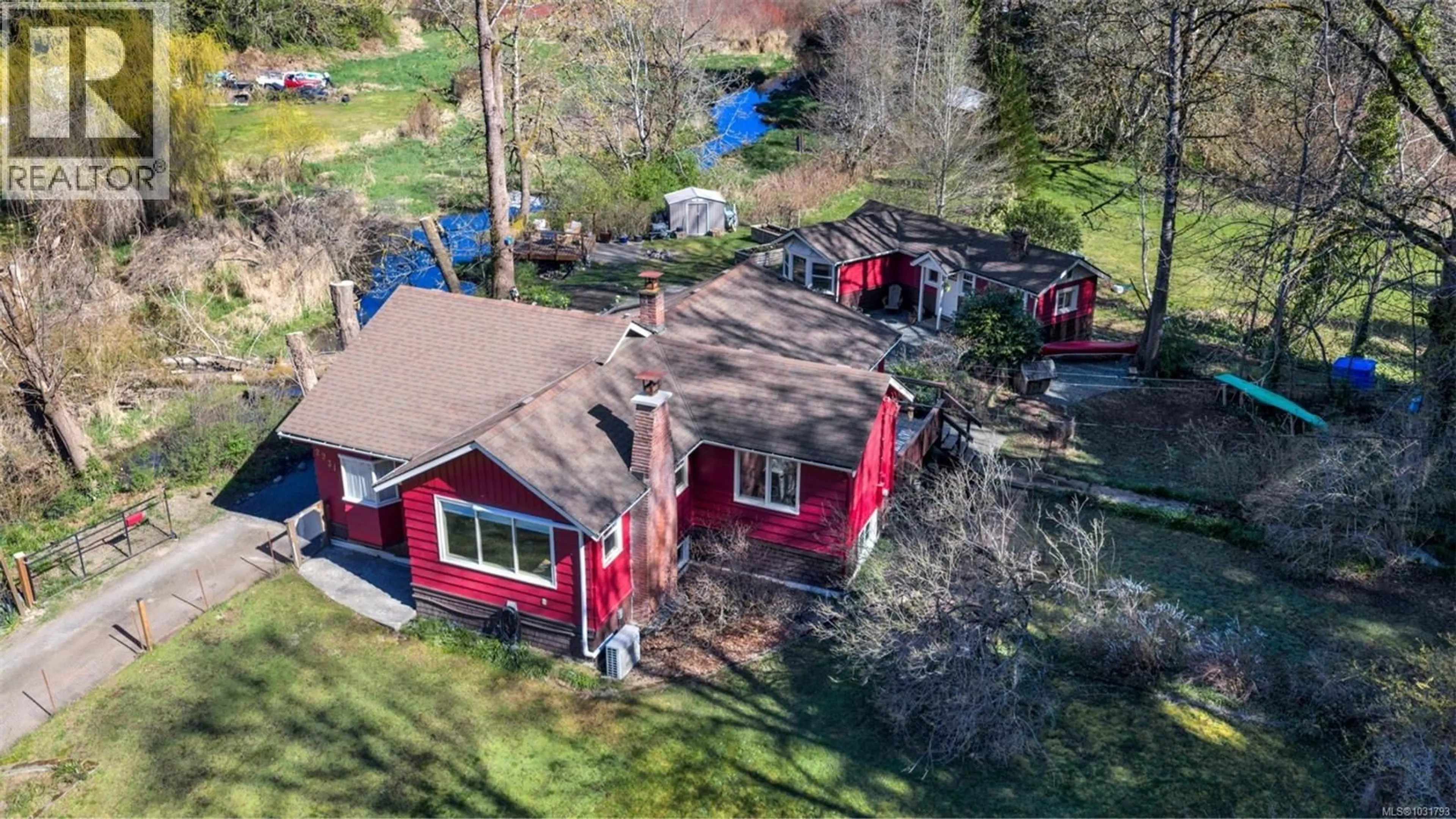 A pic from outside/outdoor area/front of a property/back of a property/a pic from drone, street for 2931 PHILIP STREET, Duncan British Columbia V9L2A6