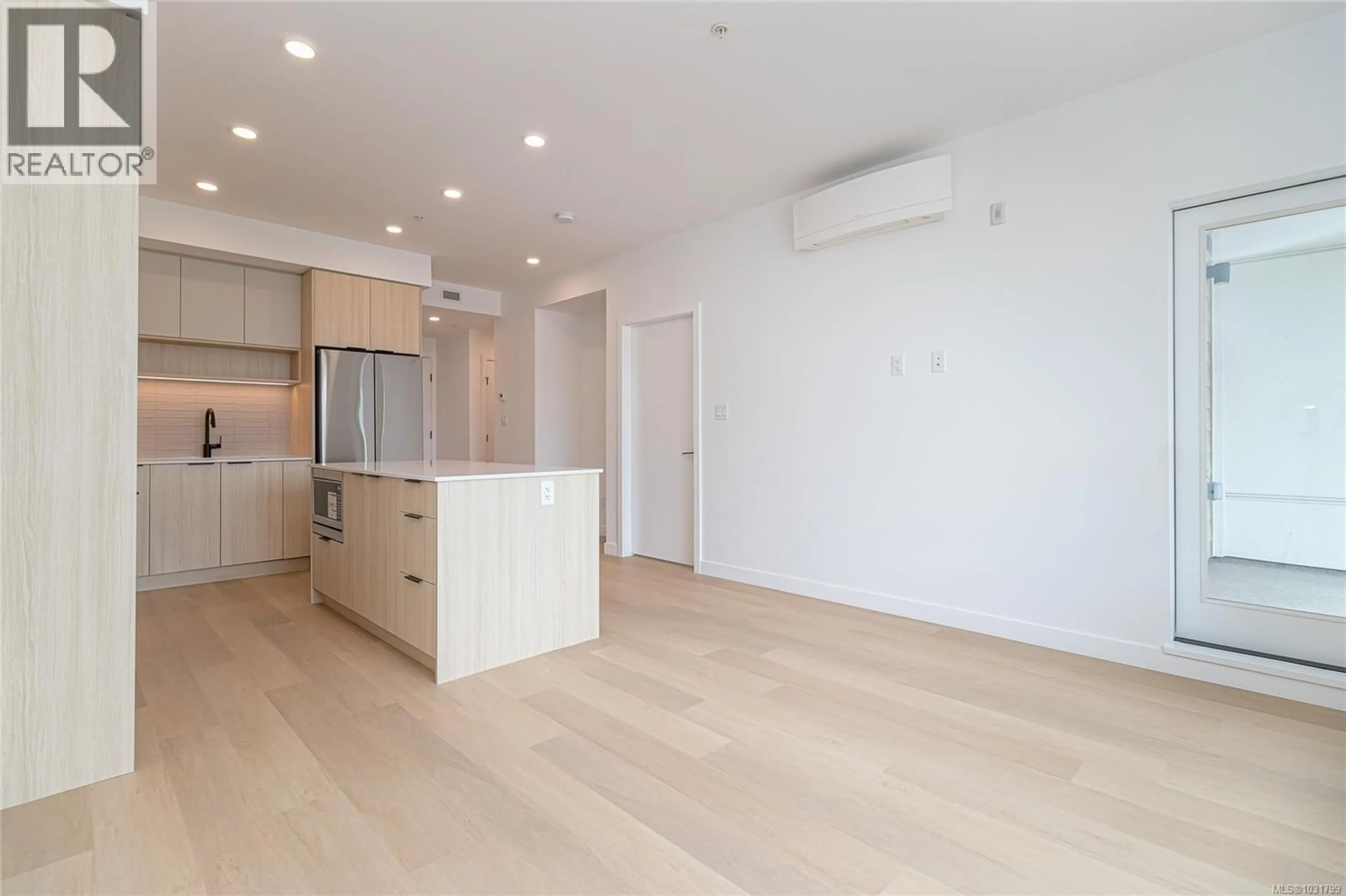 Unknown for 310 - 3564B RYDER HESJEDAL WAY, Colwood British Columbia V9C0V4